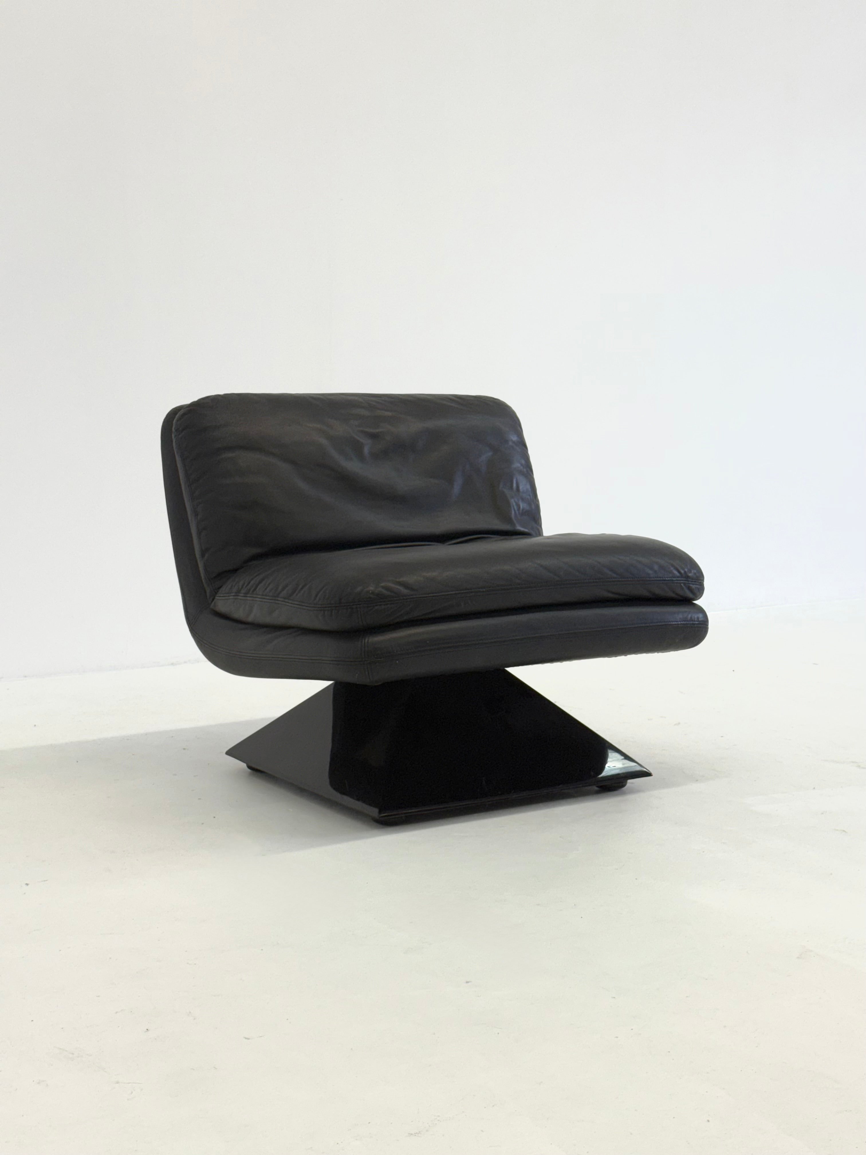 Armchairs by Hans von Klier for Giuseppe Rossi di Albizzate by Wintage | The Oblist