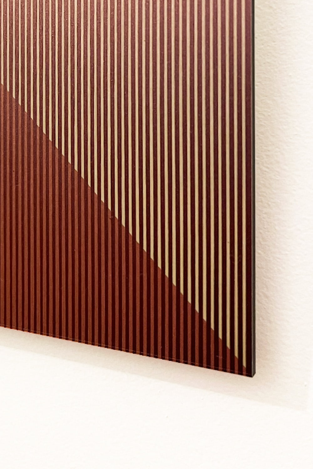 Sculpture in Aluminium - OSMOSE 24,7 — side angle showing striped surface detail