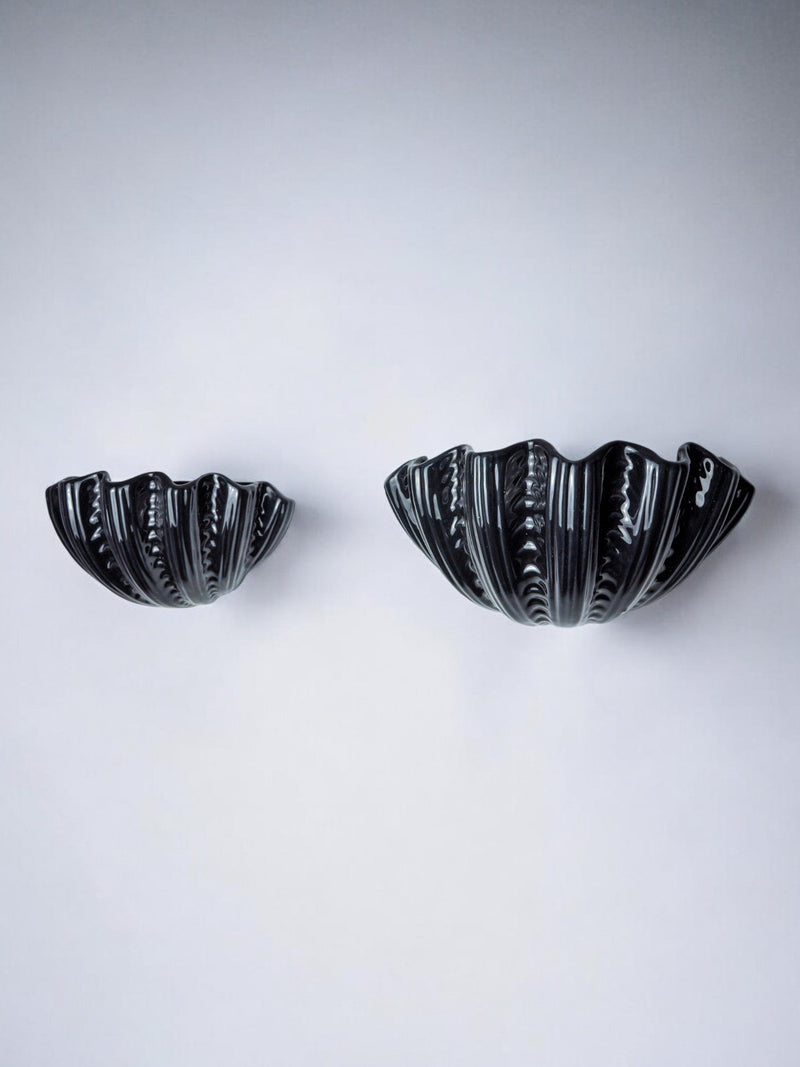 Pair of Shell Wall Lights, Black Ceramic, Italy, 1970 — detail view