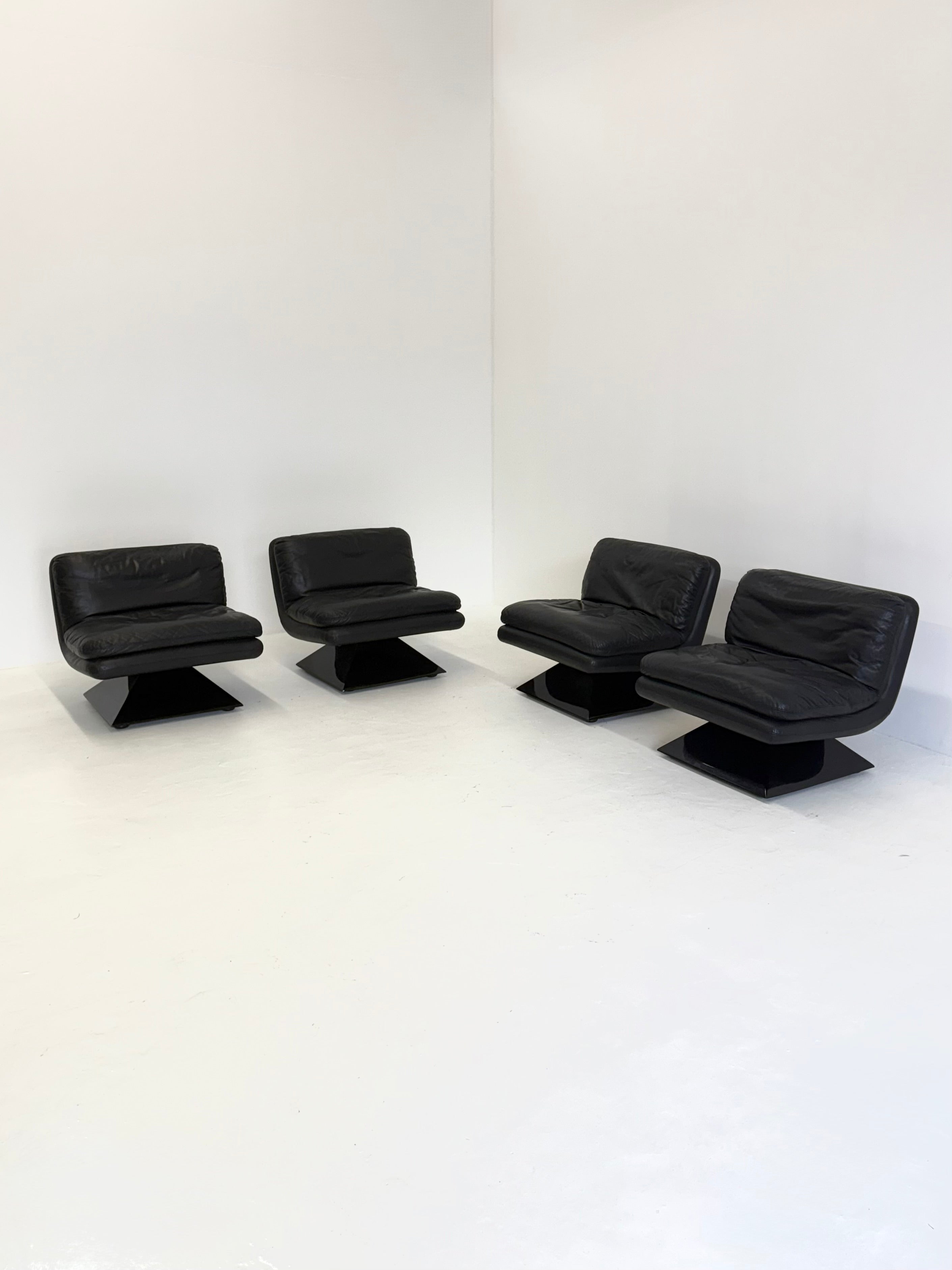 Armchairs by Hans von Klier for Giuseppe Rossi di Albizzate — additional view