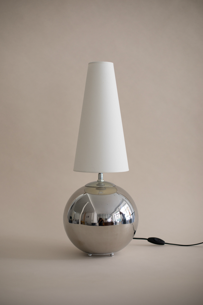 Setúbal chrome sphere table lamp with white conical shade by SÒLER