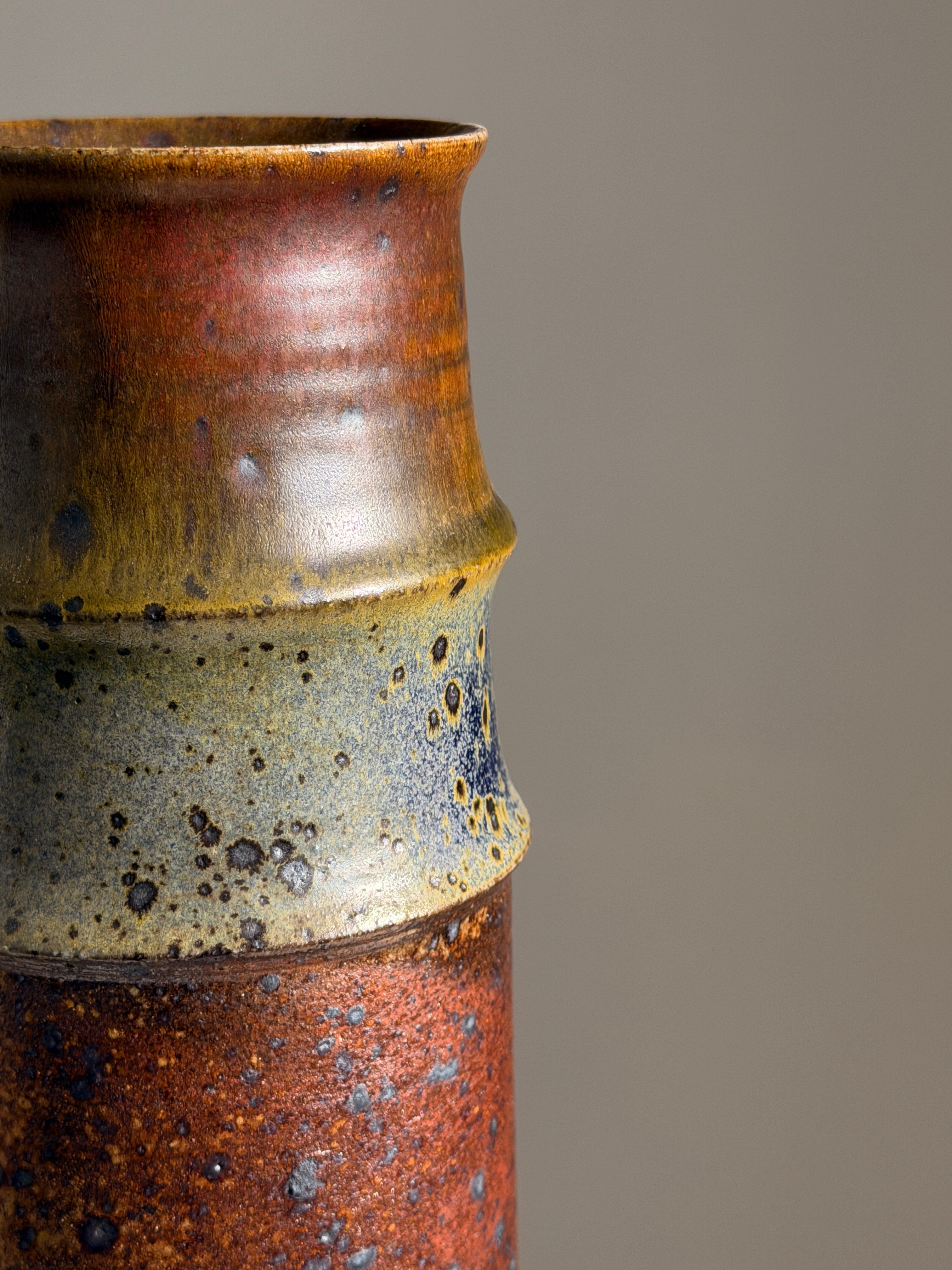 Stoneware cylindrical vase by Jacqueline Paul-Dauphin, La Borne, circa 1970 — close-up