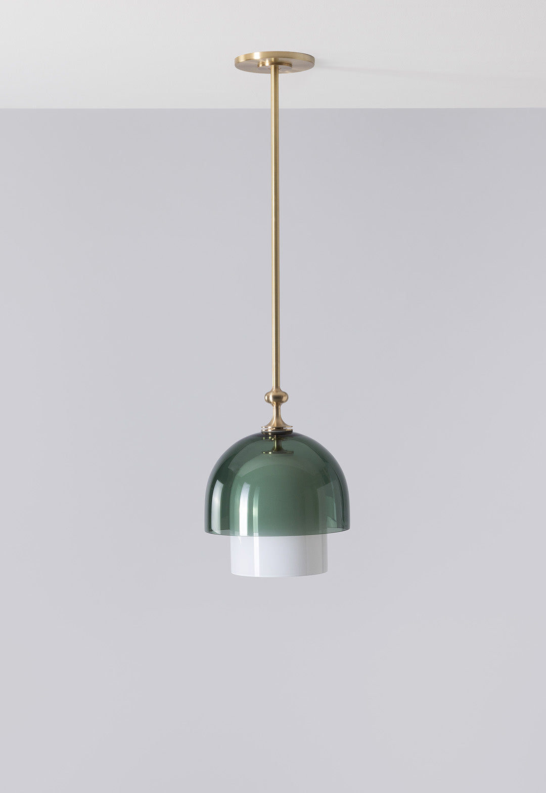 SkLO + AvroKO Elizabeth II Pendant - Light Beige and Olivin glass, Antique Brass finish — close-up