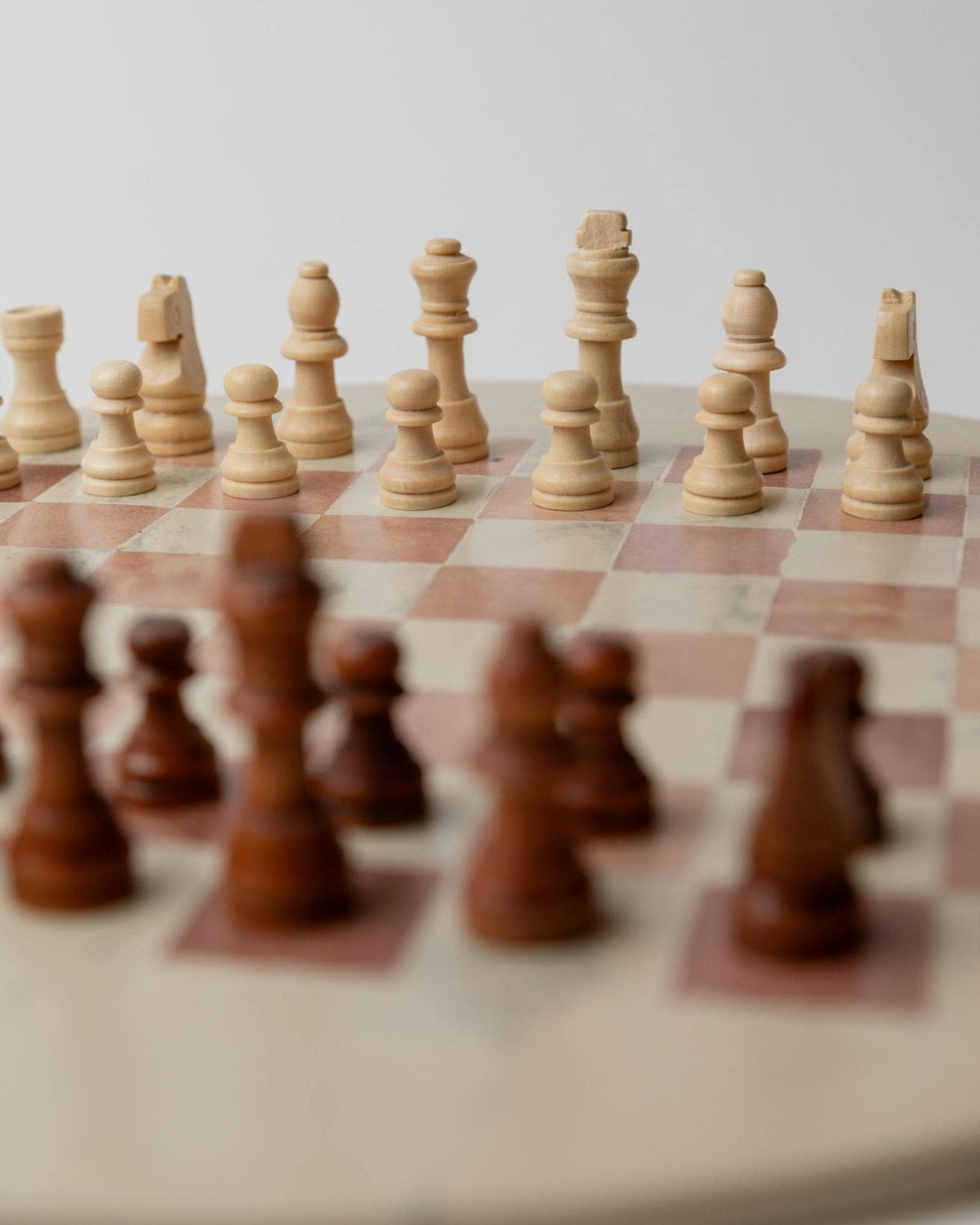 Vintage 1980s round Marble Chess Set, Beige and Rose Marble Chess Board with Wooden Pieces, Classic Strategy Game, Table Game, Gift Idea — detail view