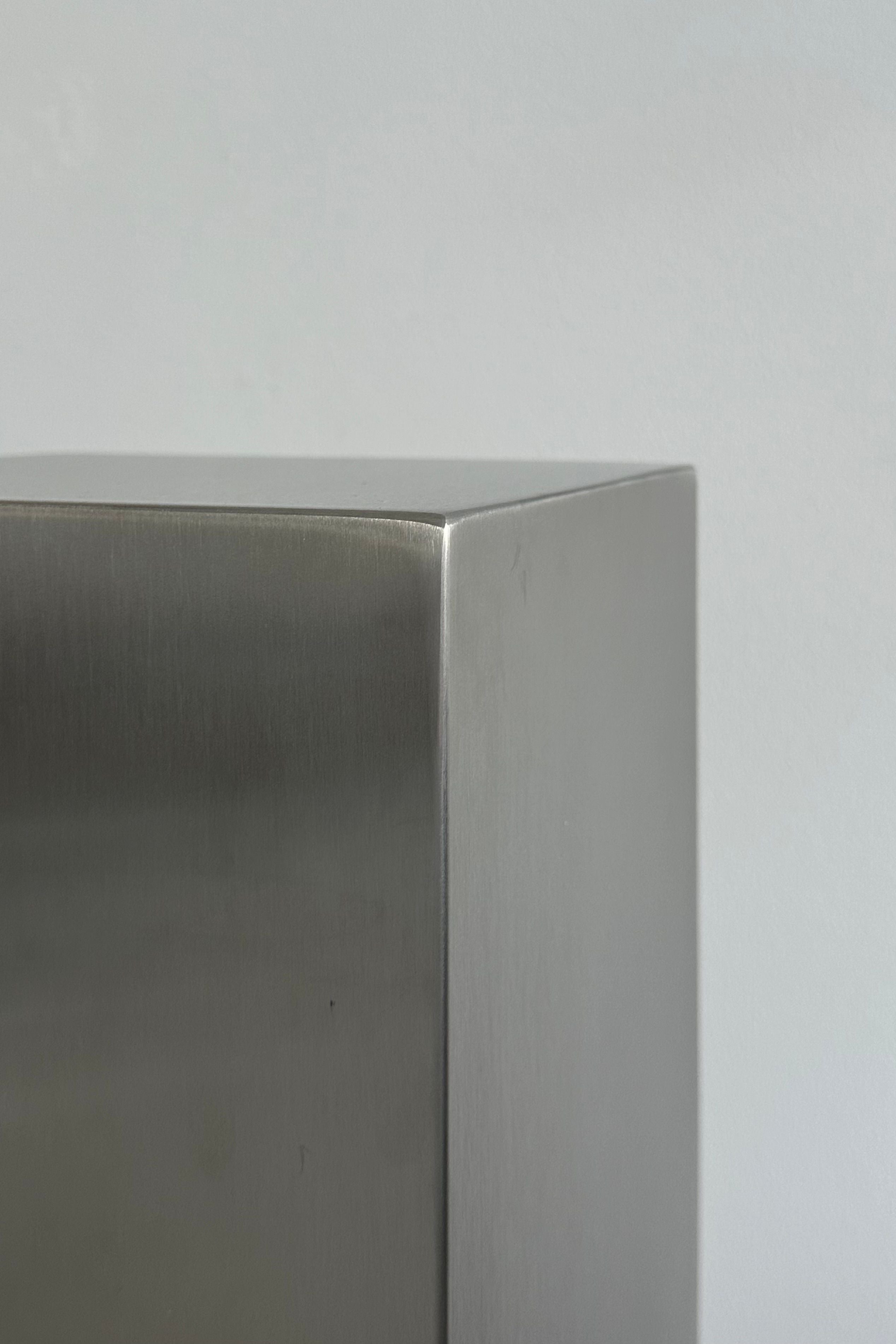 'NOSTALGIA' stainless steel pedestal — alternate view