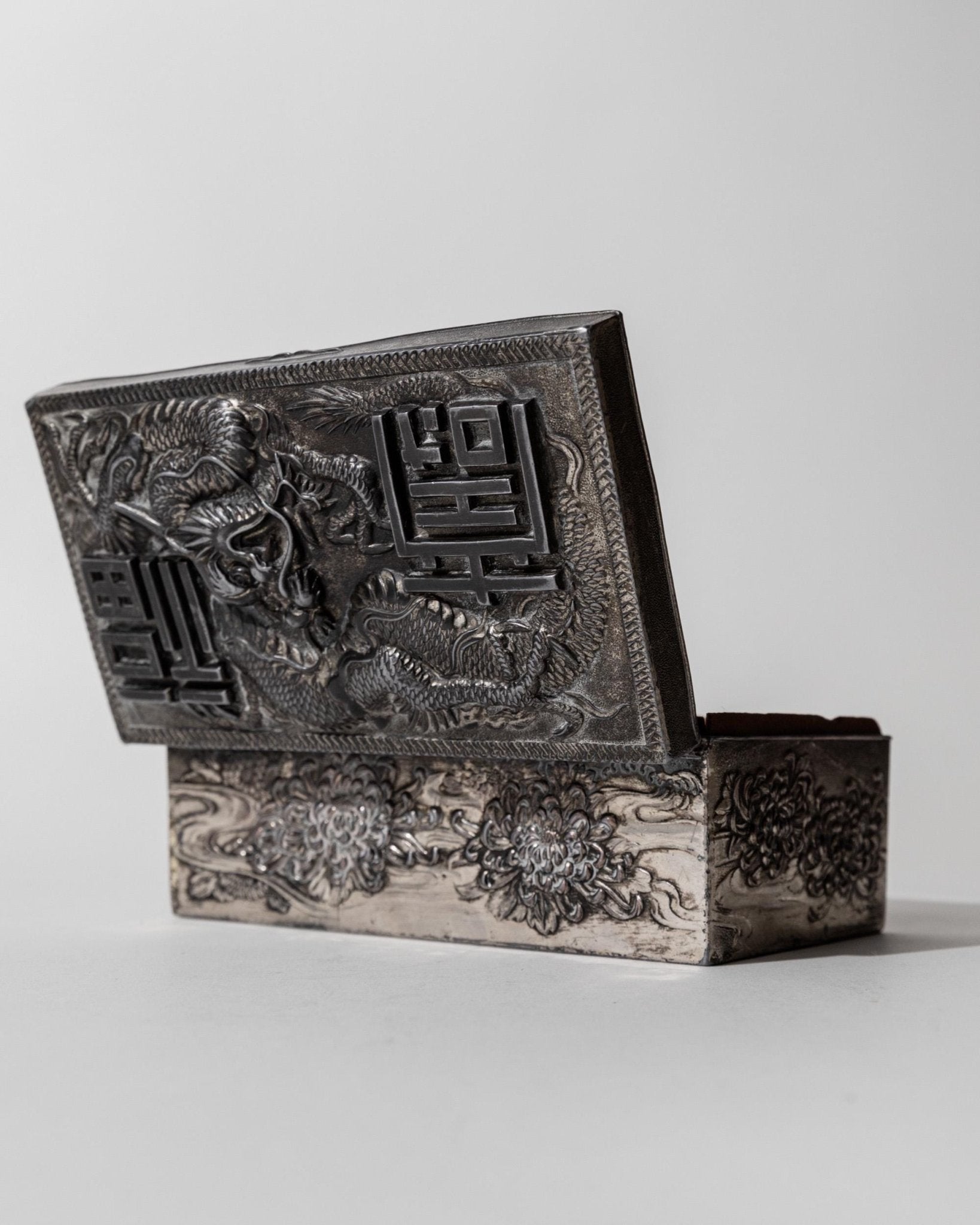 Vintage Early 19th Century Japanese Silver Plated Box Dragon Motif, Wood Inlay, Rare Jewelry or Cigarette Case, Antique Elegant Gift Idea — view 14