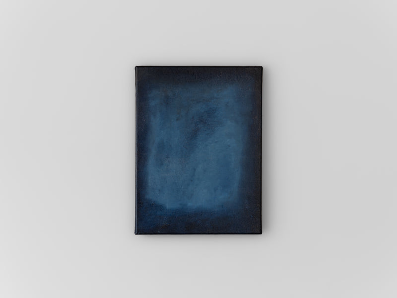 Oil painting by Aimée Adriaansen, Still (2024) | The Oblist — deep blue tones