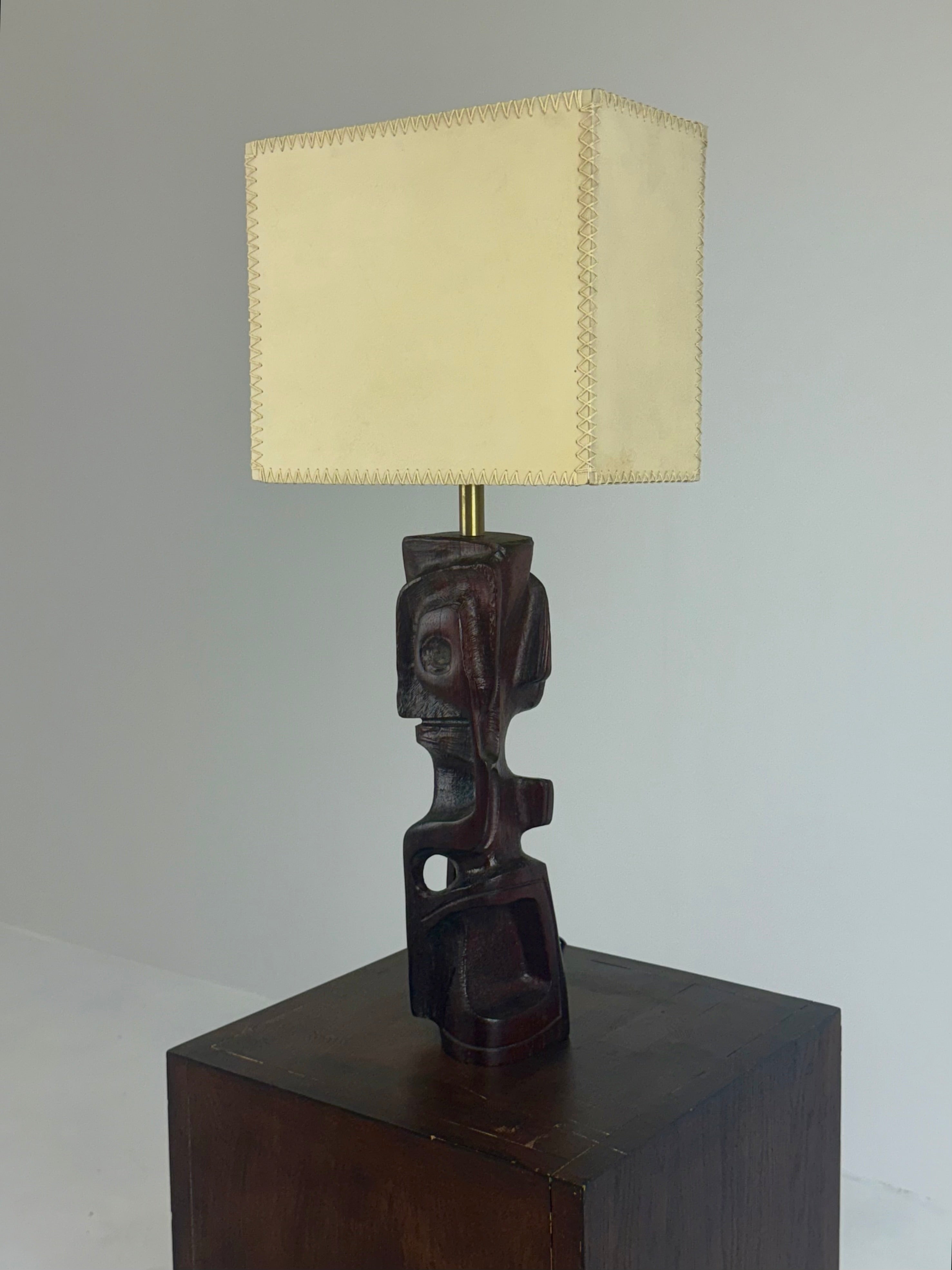 Hand-carved wooden sculptural table lamp by Gianni Pinna — view 14