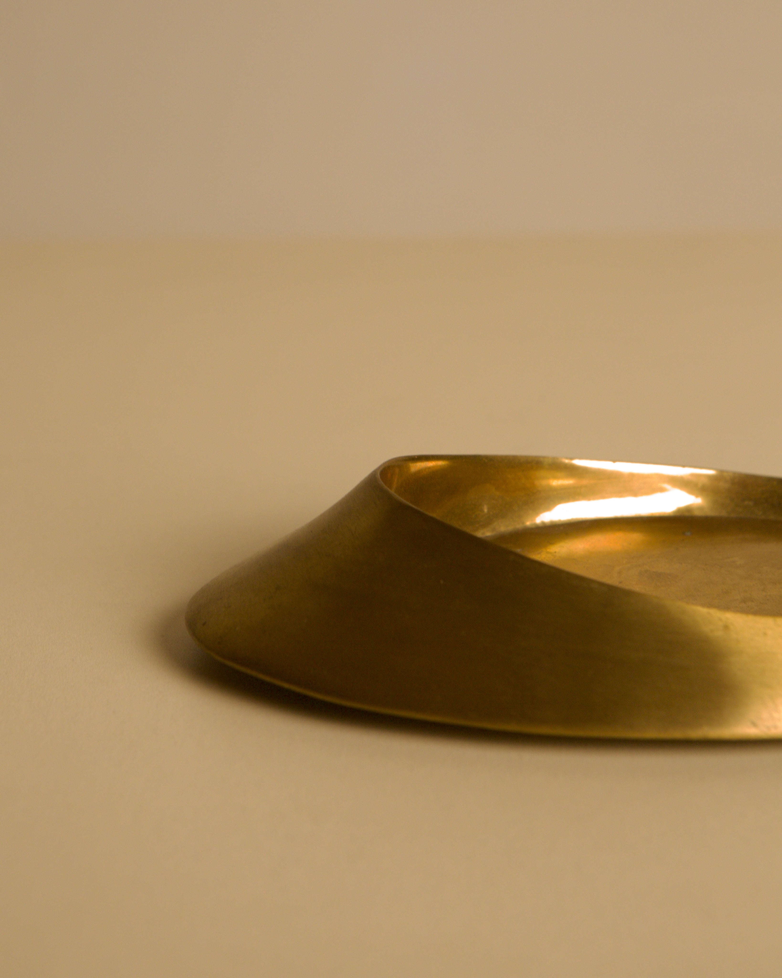 Italian bronze catch-all tray, 1960s — close-up