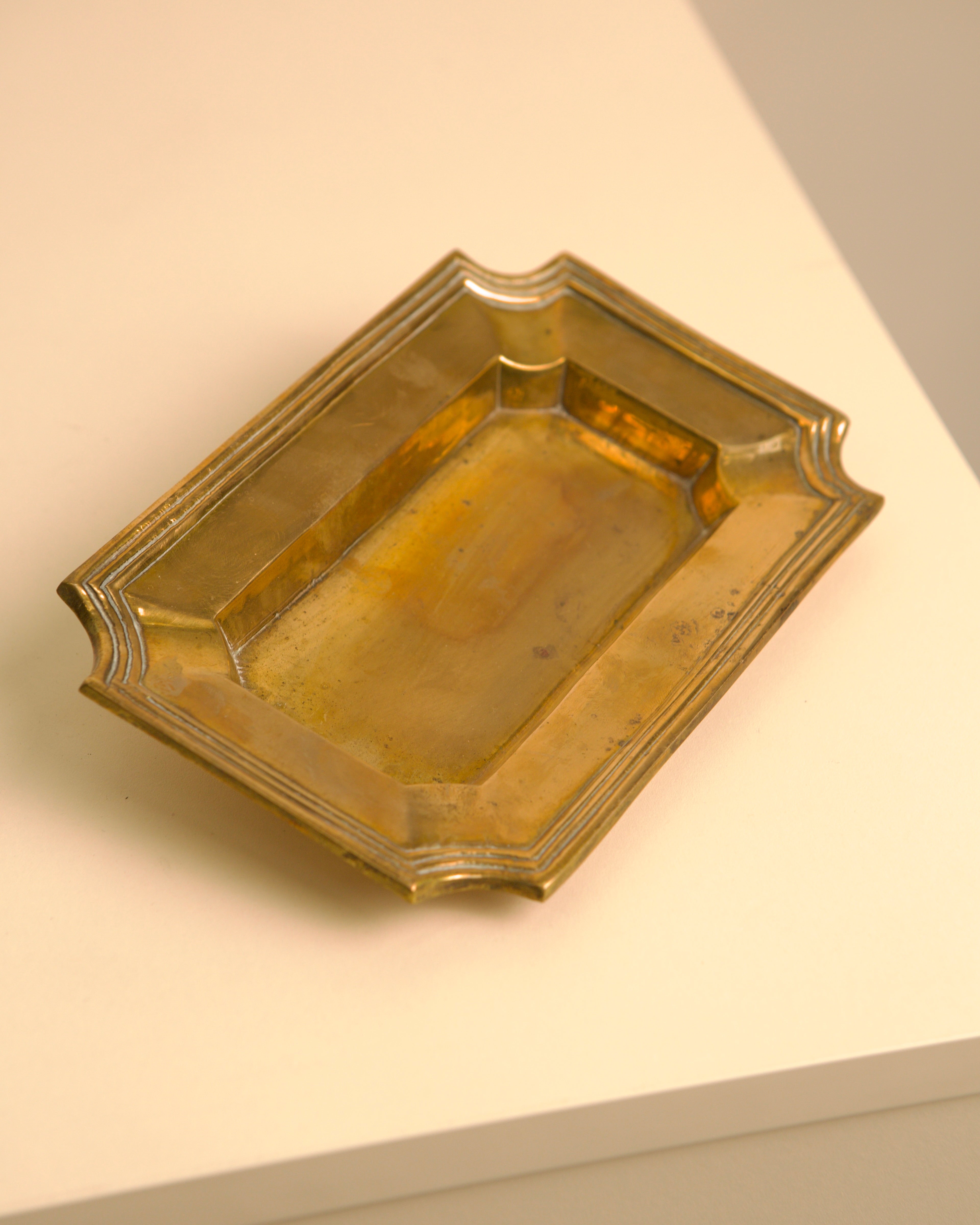 Amber glass Italian vide-poche tray from 1960s showing interior