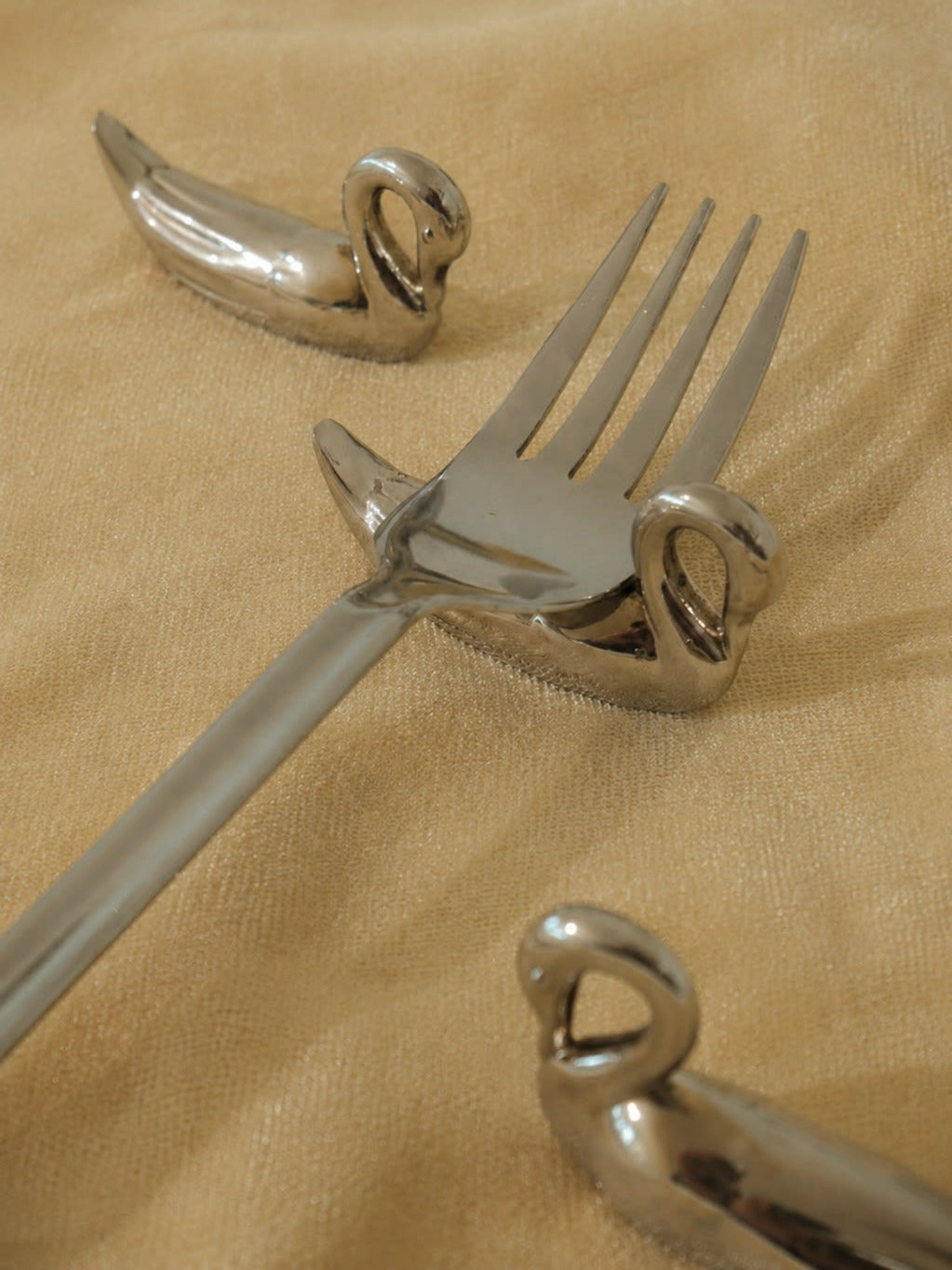 Set of 6 Silver-plated swan knife rest by Truffe Studio | The Oblist