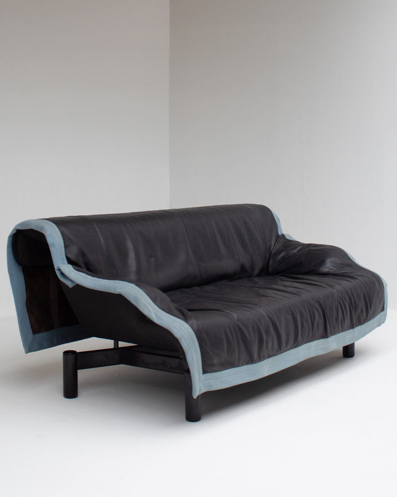 Sinbad Sofa by Vico Magistretti for Cassina — detail view