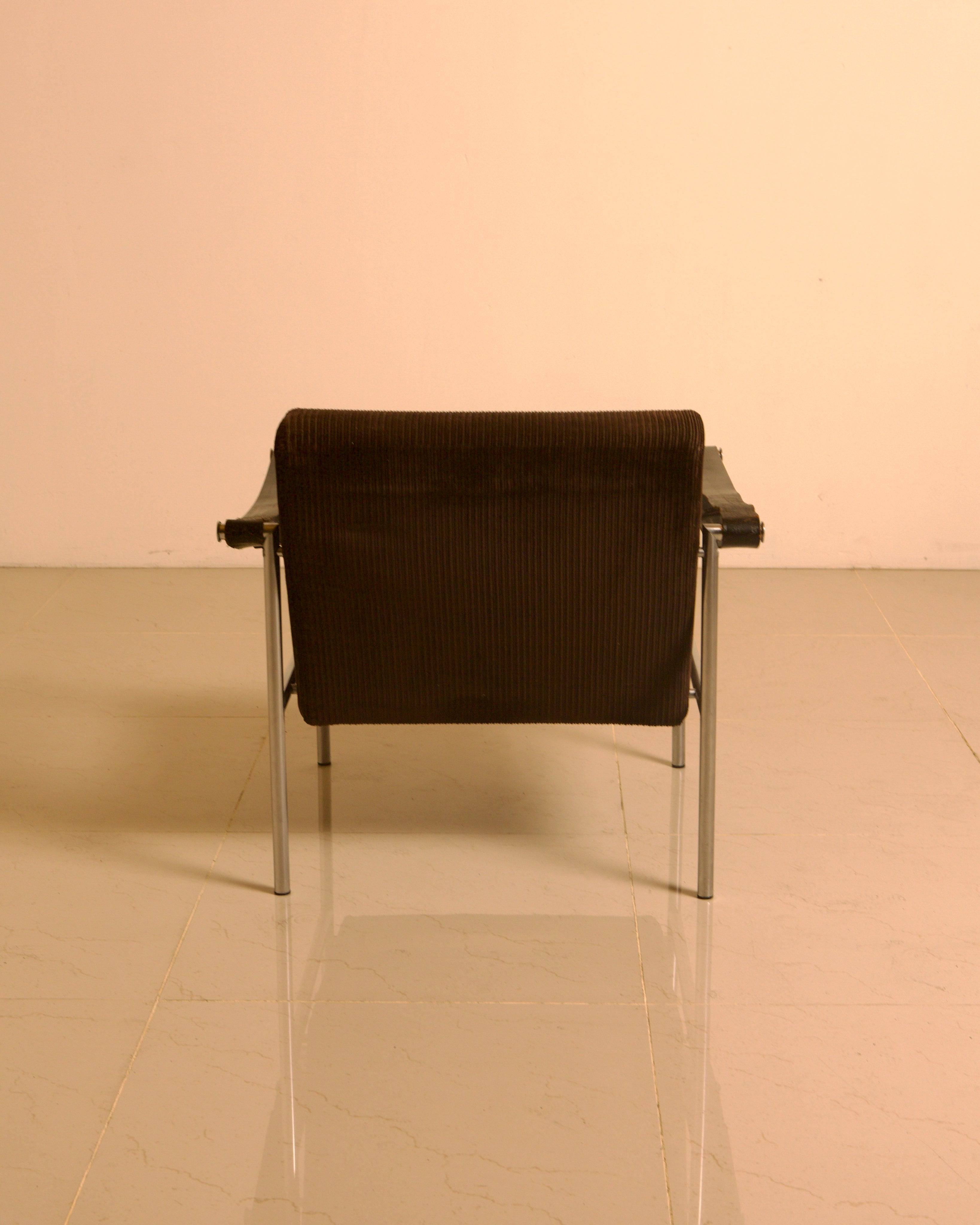 SZ38 Armchair by Martin Visser and Dick van der Net for Spectrum 60's — back view on glossy floor