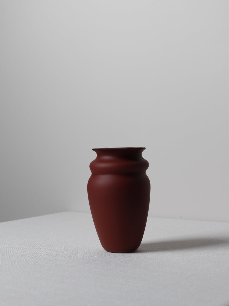 Large Vase in Clay by Verre d'Onge | The Oblist
