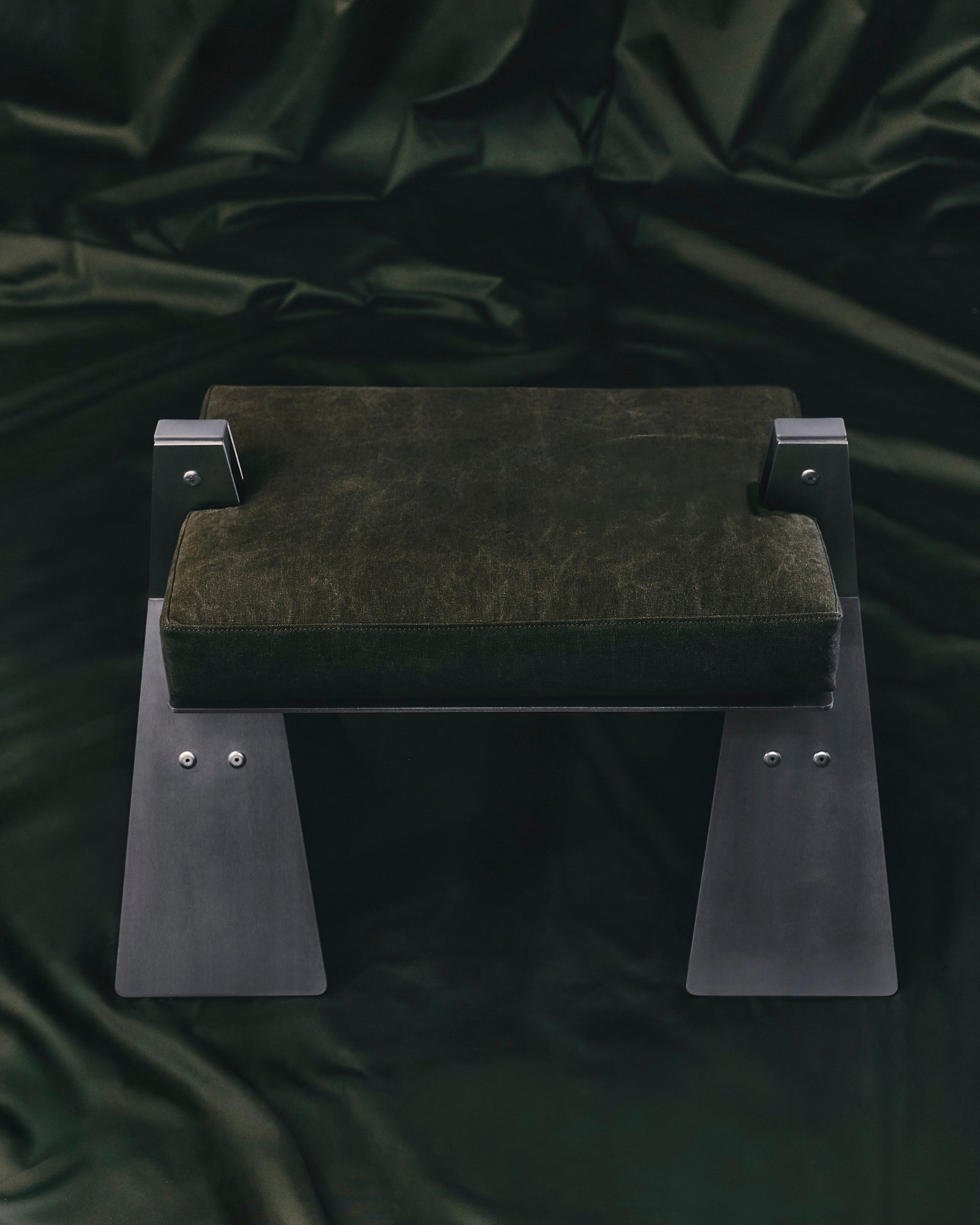 Banquette "CAMEL", military canvas.  — side angle