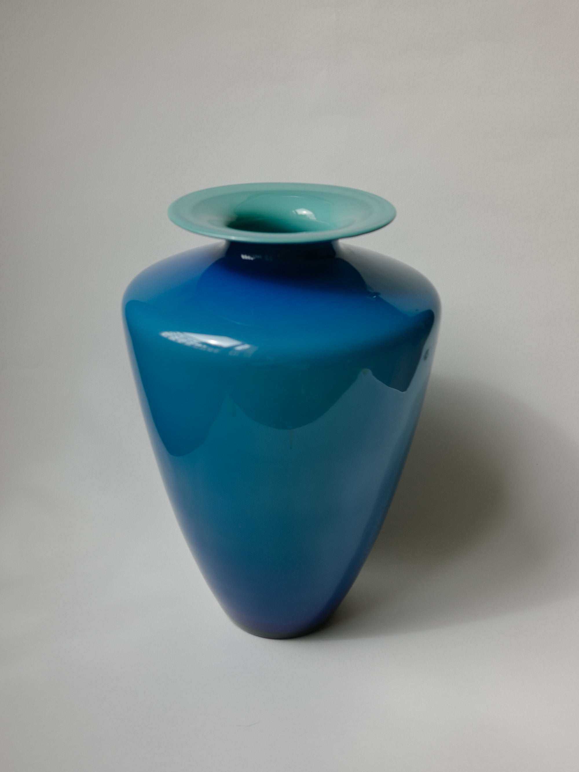 Cà dei Vetrai Large 36cm Incamiciato Murano Glass Vase - Venice - c. 1960s — lifestyle setting