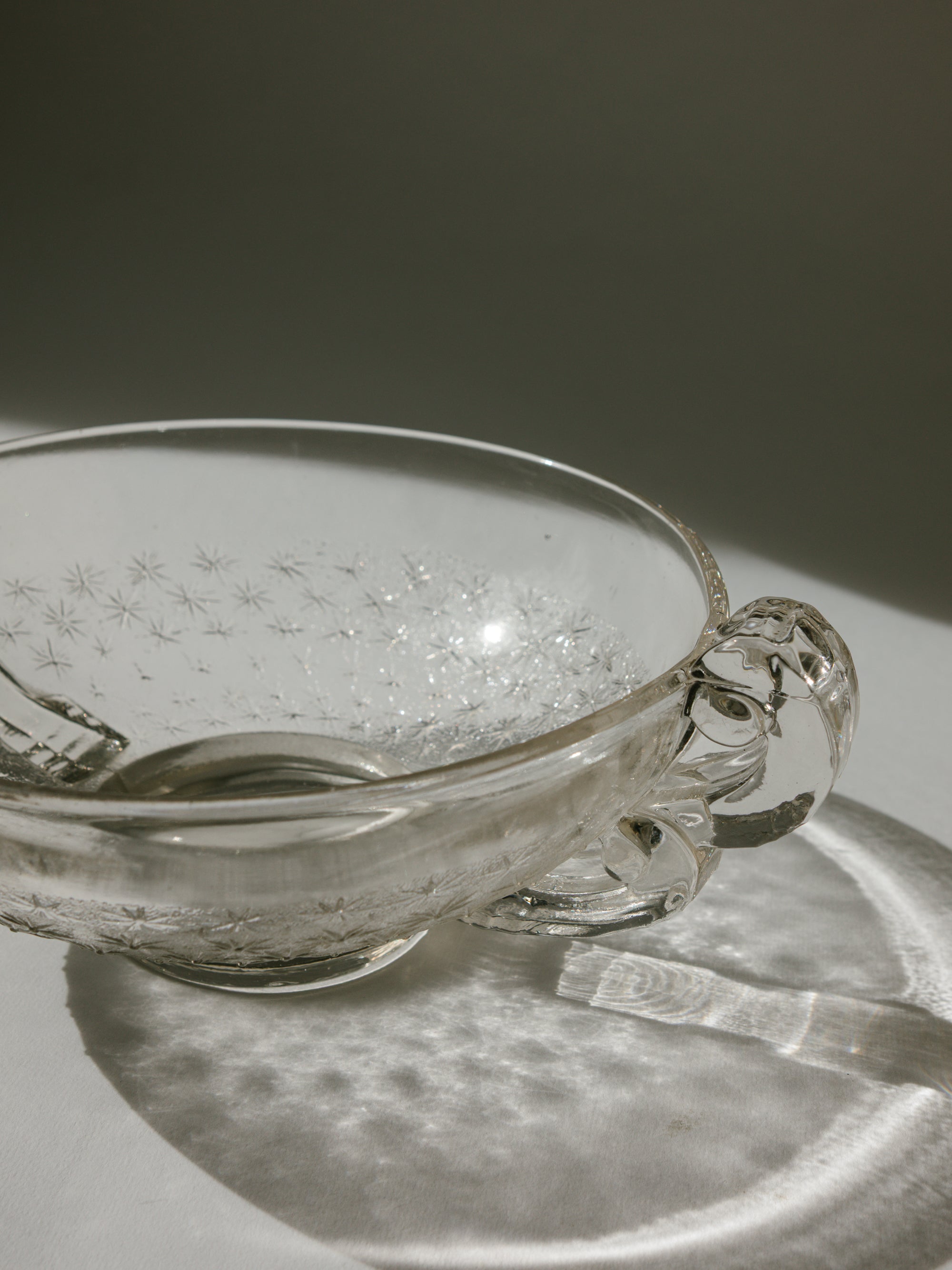 Art Deco Pierre d'Avesn for Daum Nancy Frosted Glass Starburst Bowl — close-up