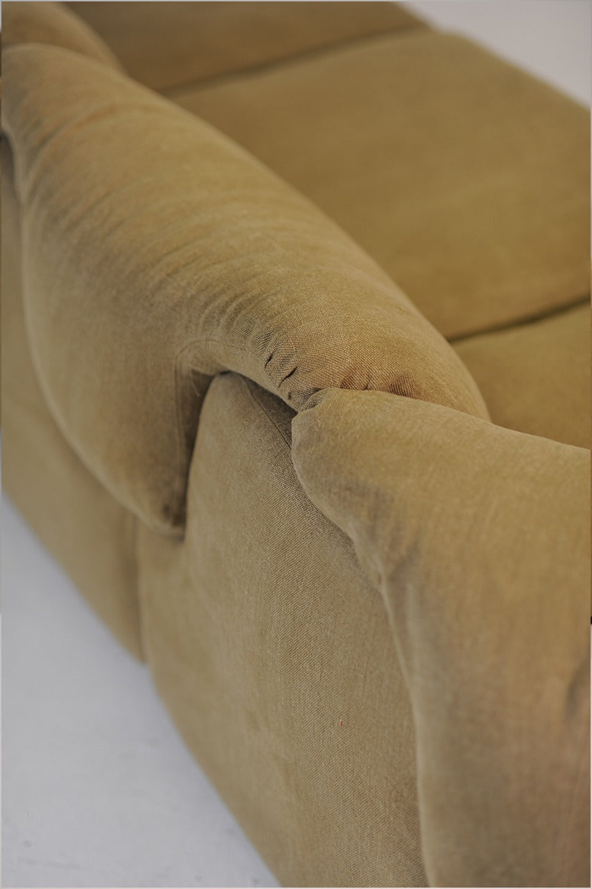 Alberto Rosselli for Saporiti Confidential 3-Seater Sofa in Olive Linen, Italy, 1970s — additional view