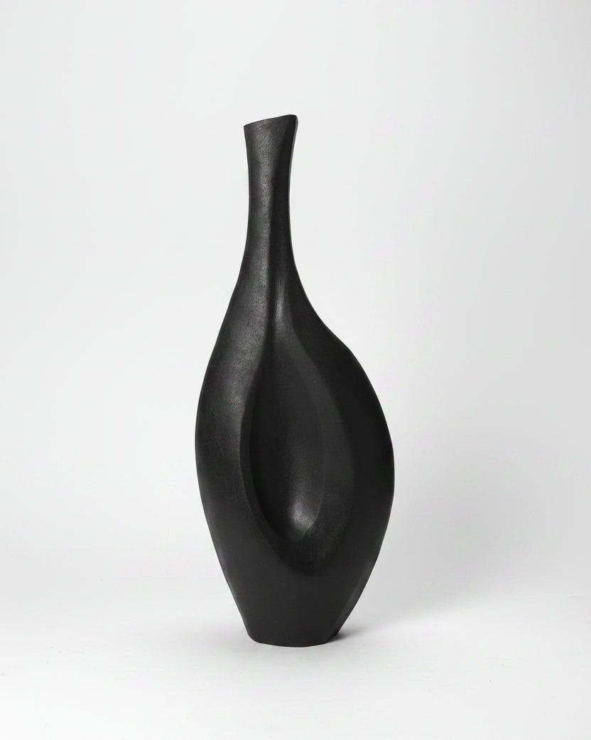 Waizu - Mid Century Modern Vessel in Black Stoneware by Beverly Morrison - Sculptor | The Oblist