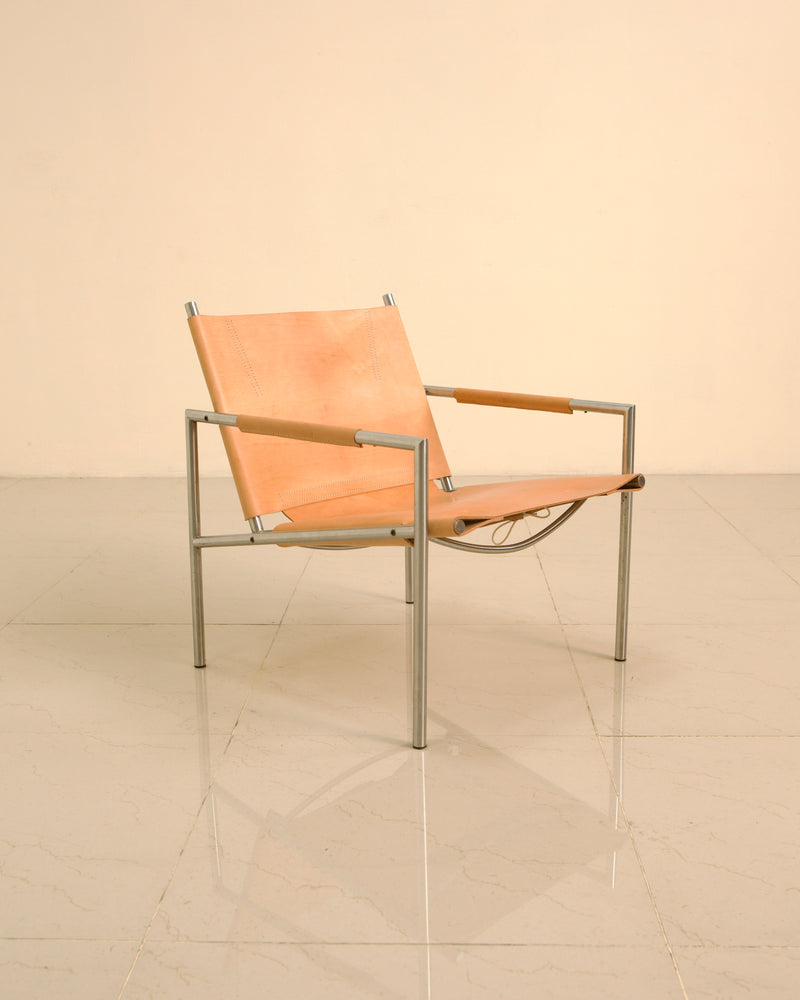 SZ02 leather sling armchair by Martin Visser with steel frame