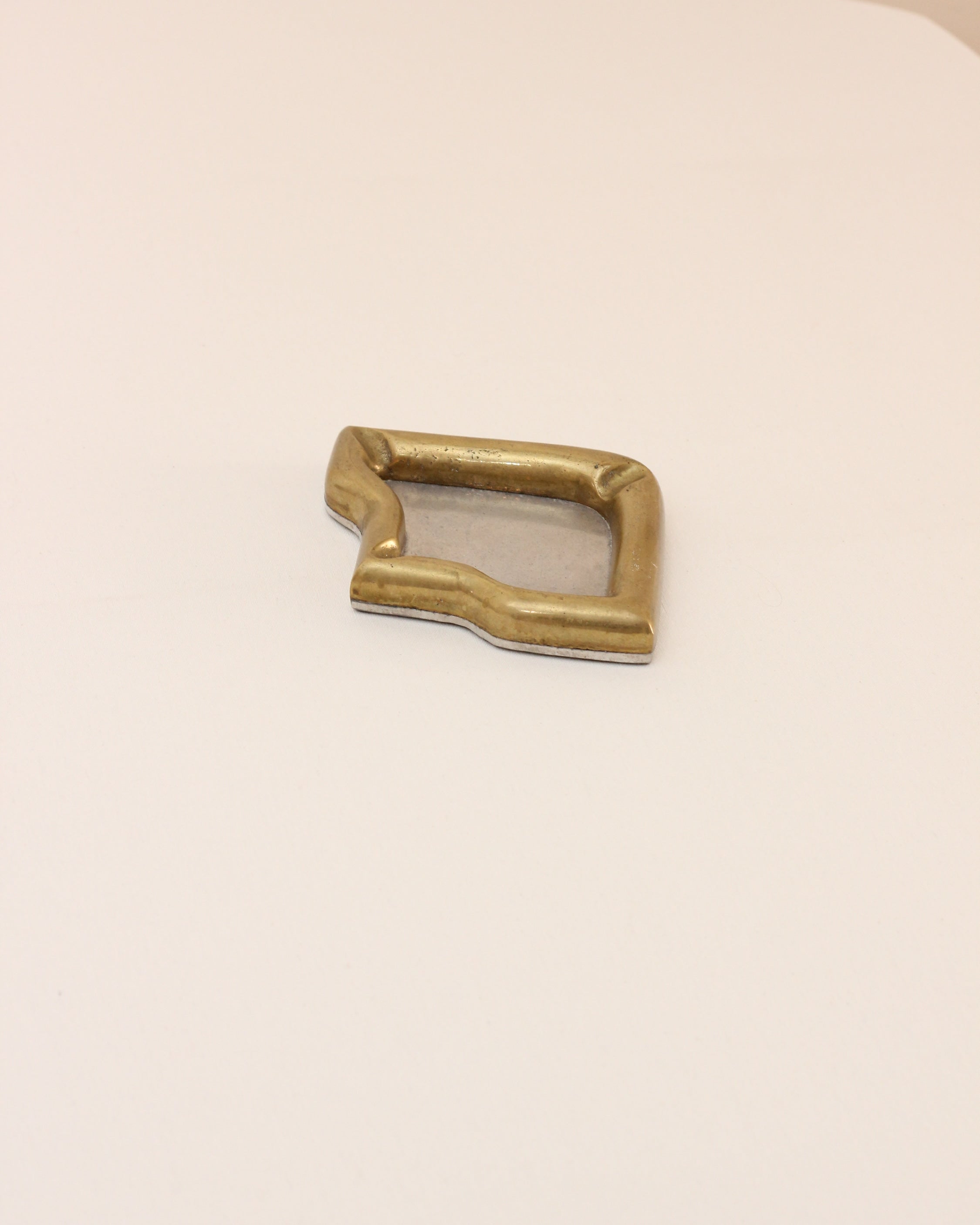 Brutalist Ashtray 80s — detail view