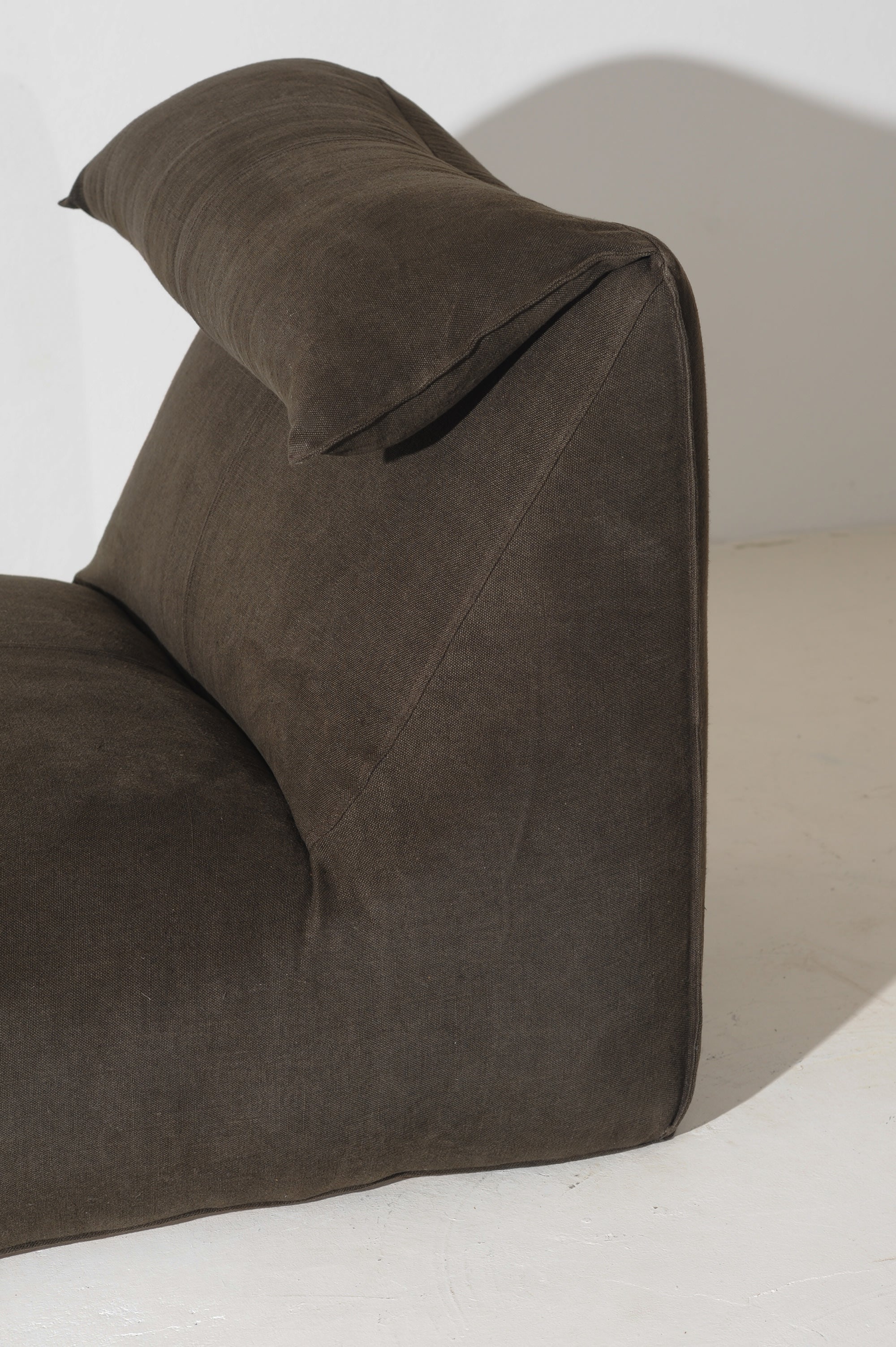 Rare Le Bambole Set of Lounge Chairs by Mario Bellini for B&B Italia, 1971 — detail view