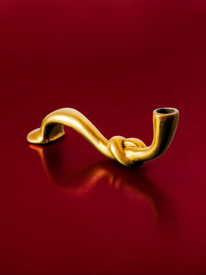 Knot Candleholder in Bronze, Italy, 1970s — close-up of twisted bronze design