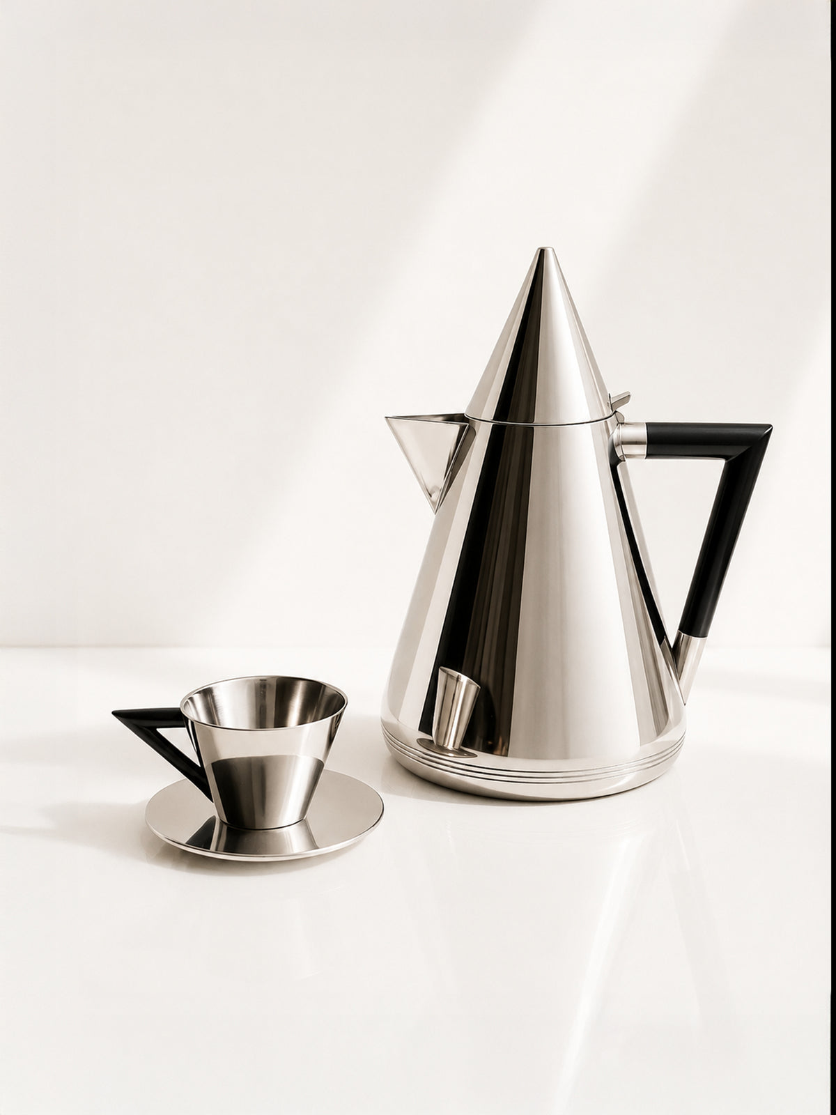 Geometric Art Deco Coffee Service with Bakelite Handles - 1930s — detail view