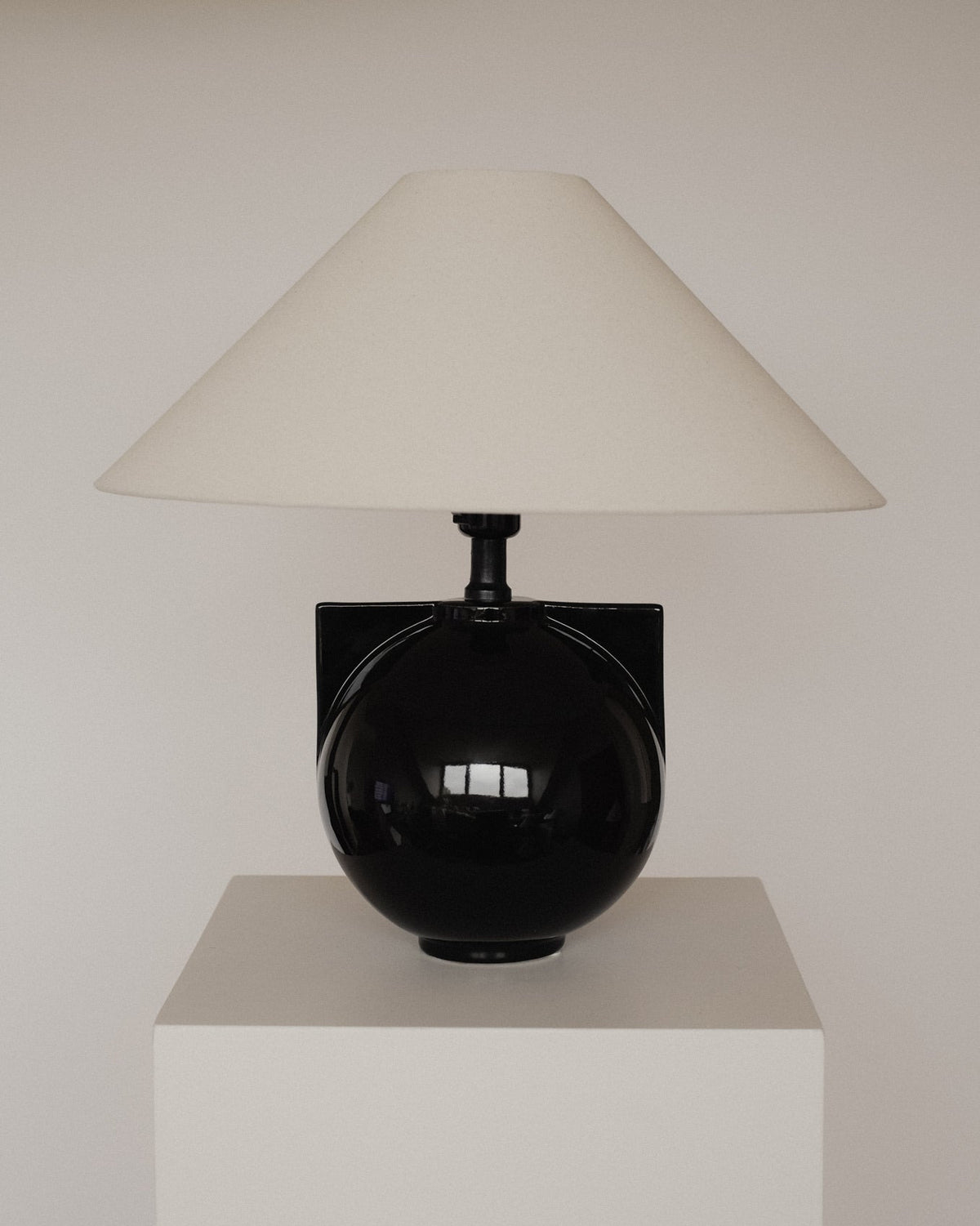 Vintage Zirkon Table Lamp — side angle