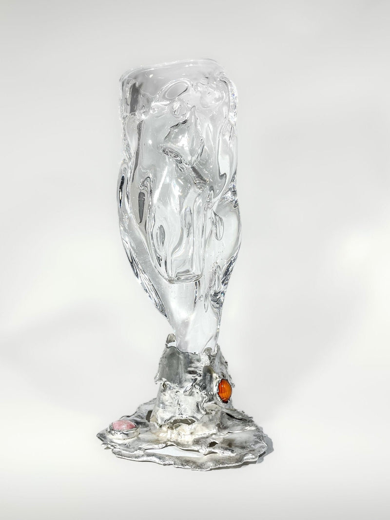 Jewelled Goblet no. 4 x Lindsey Fontijn — close-up of clear glass with metallic base