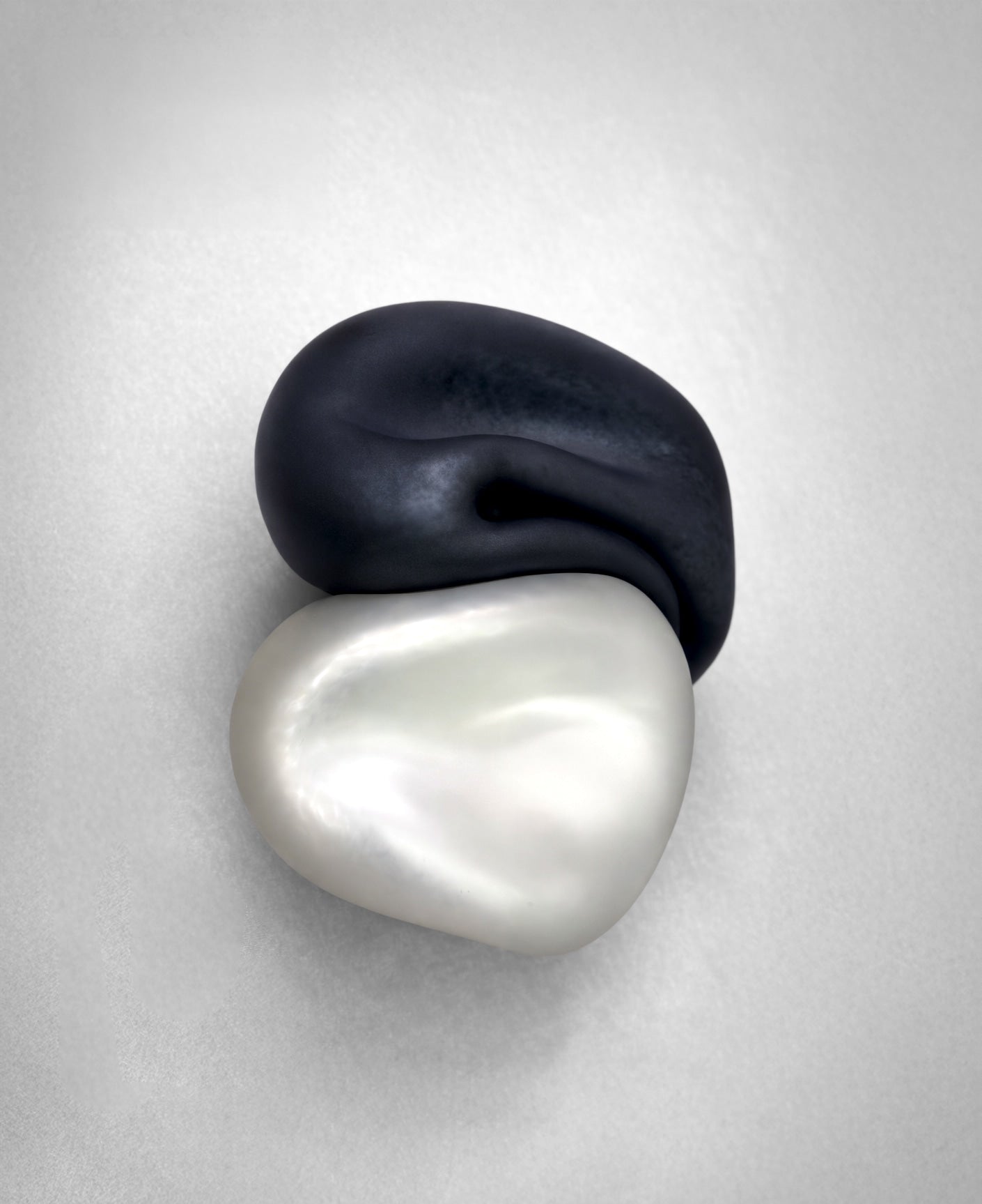 Nacre IX' Sculpture — side angle showing black and white organic shapes
