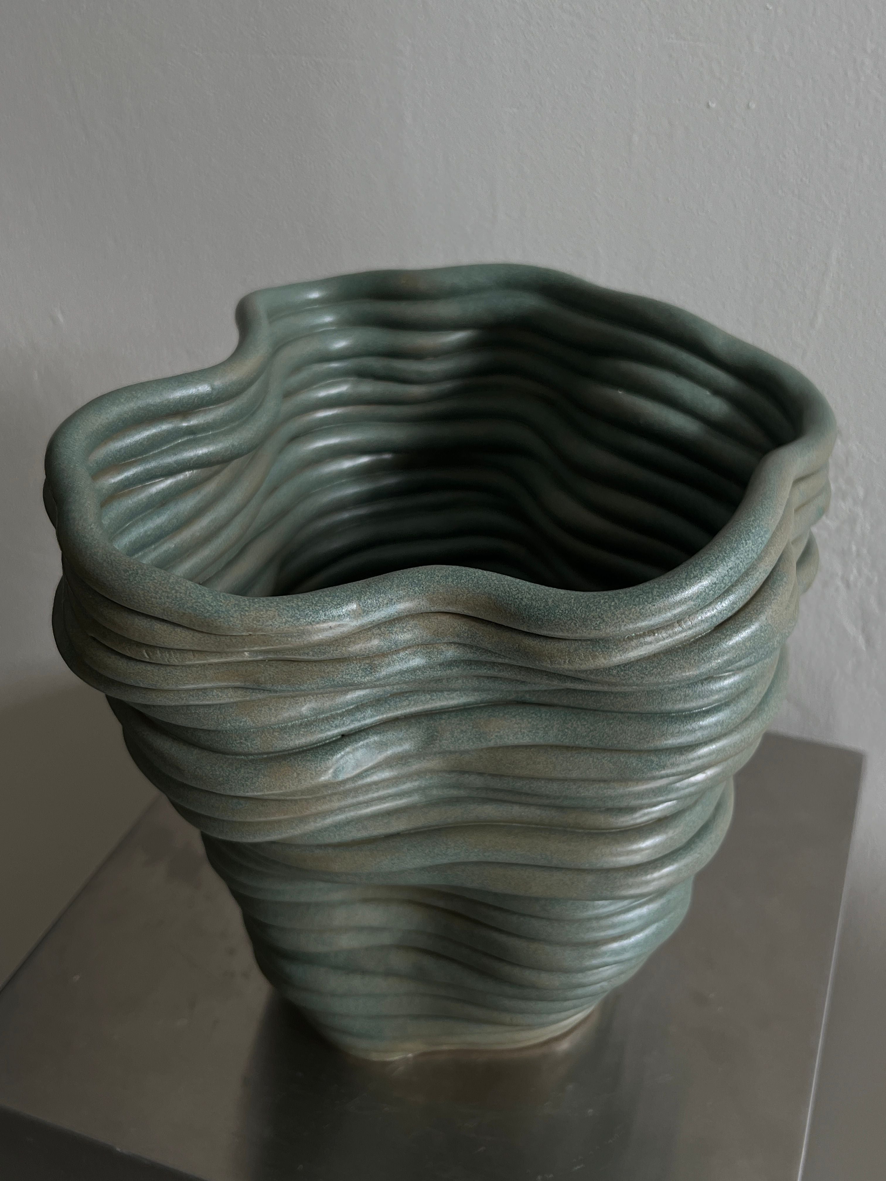 Handsculpted Ceramic Vase Mid Green — detail view