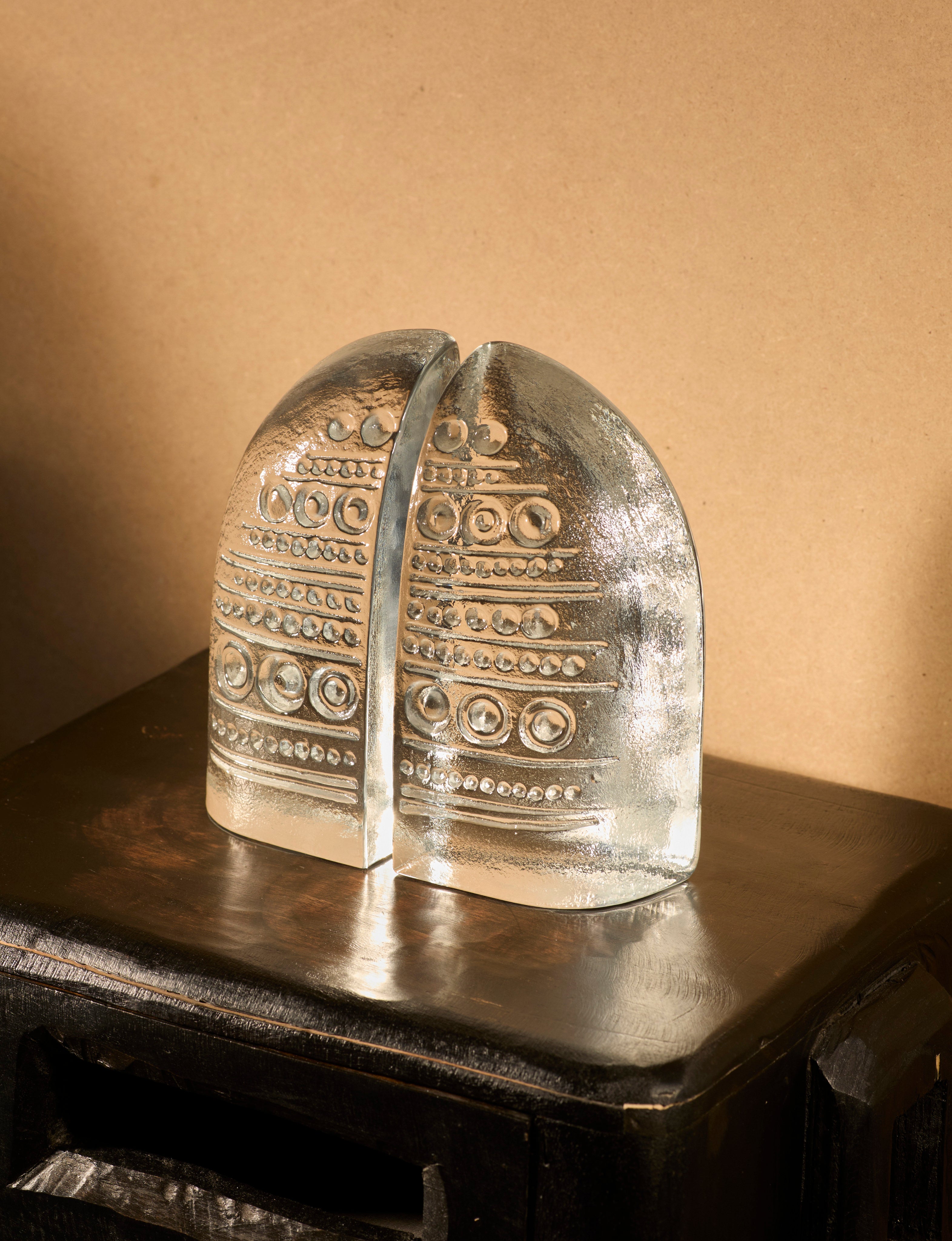 Vintage Bookends in Glass - Vintage Clear Collection — close-up on textured glass design