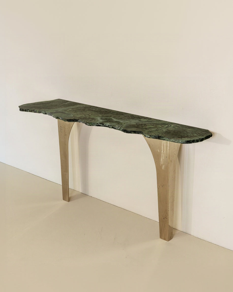 VITTORIA Console — side angle