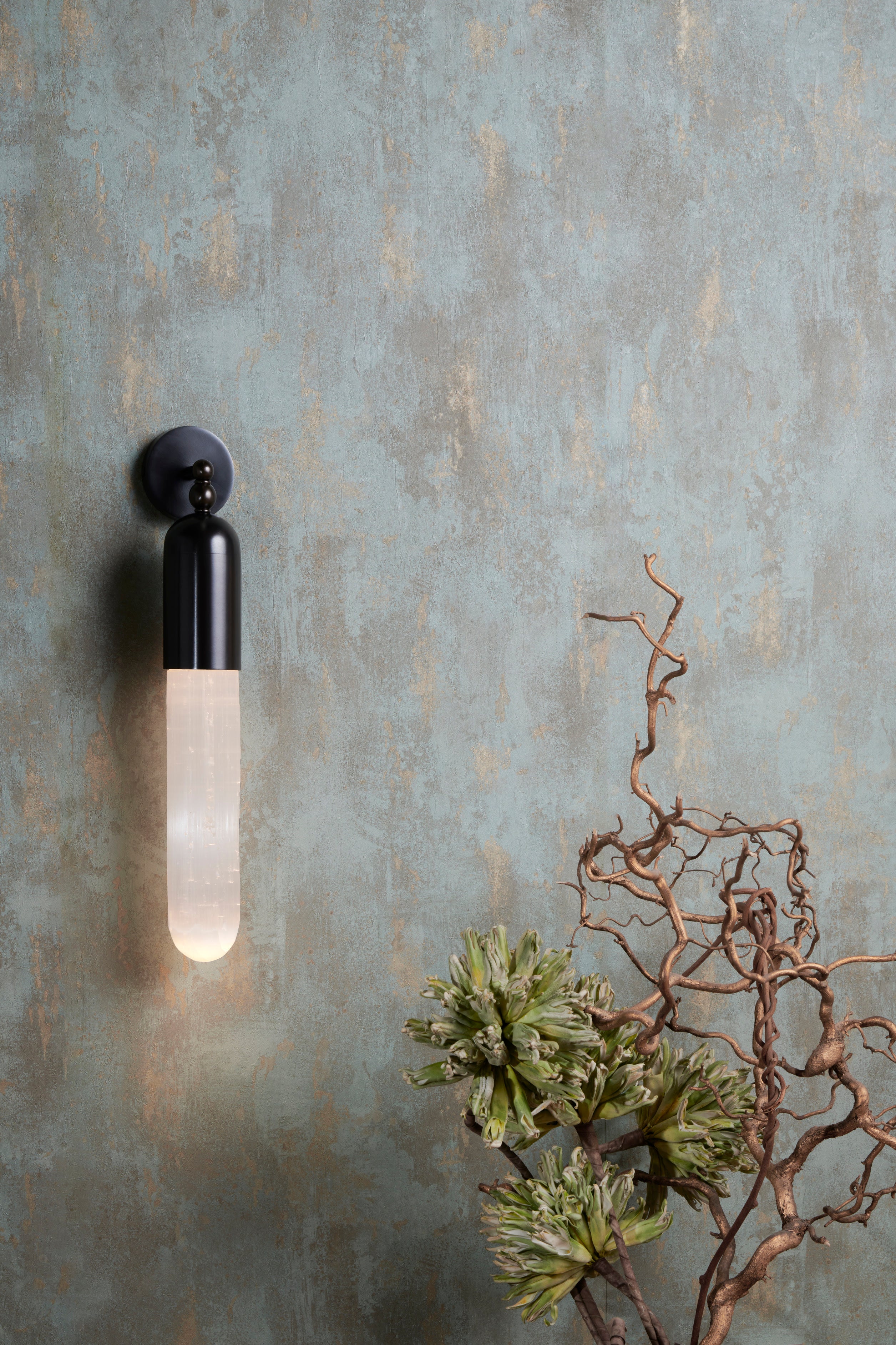 "SELENE" Wall Sconce in dark bronze and Selenite — close-up