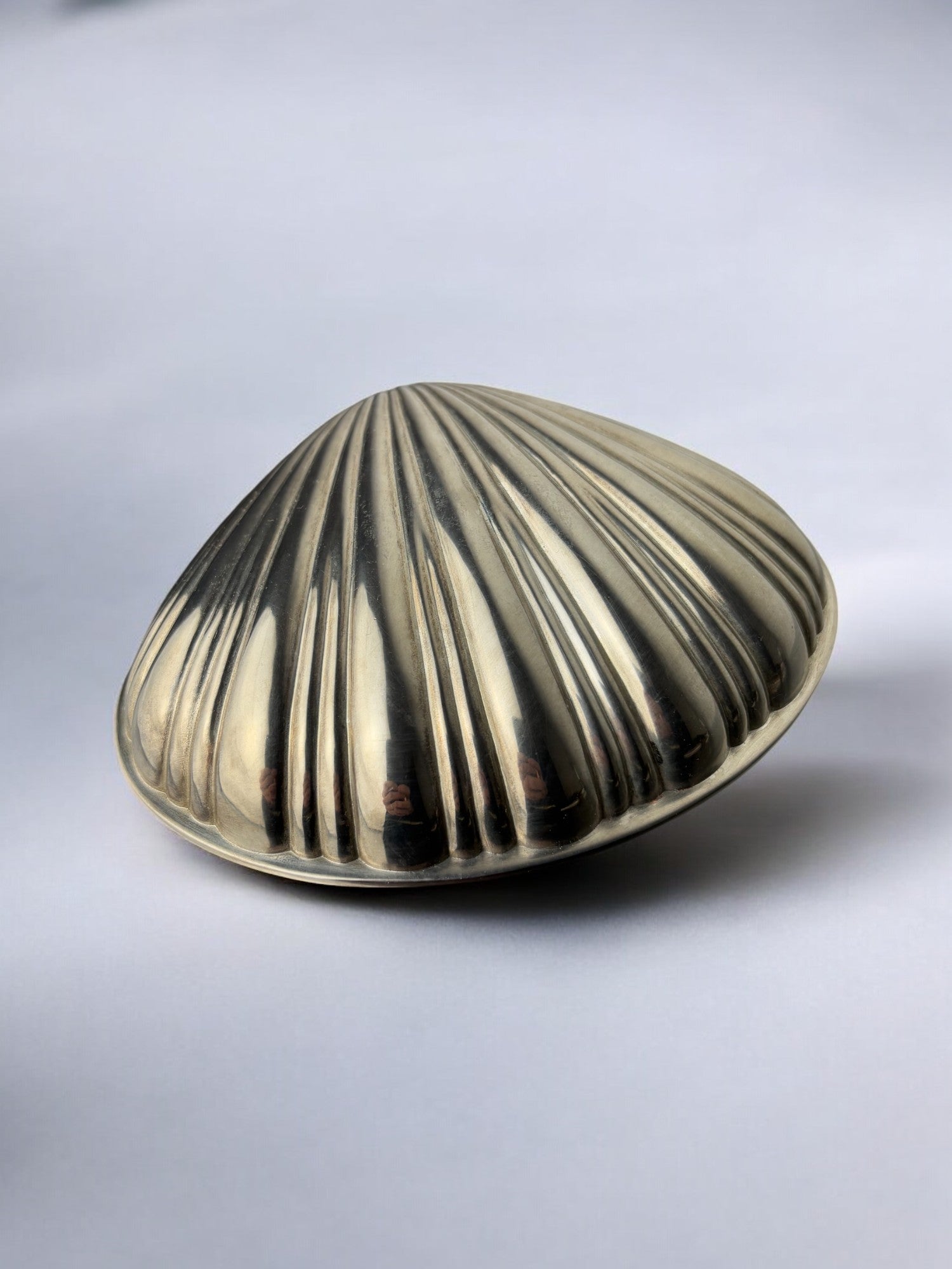 Shell Jewelry Box, Silver Plated, Italy, 1980s — side angle showing ridged surface