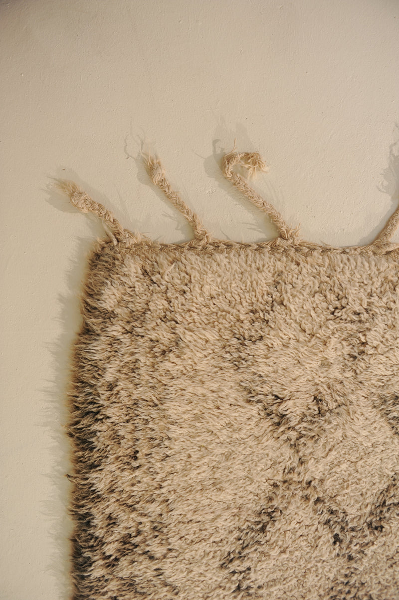 Ivory Moroccan Beni Ouarain Berber Rug 270 x 170cm — close-up of textured wool fibers
