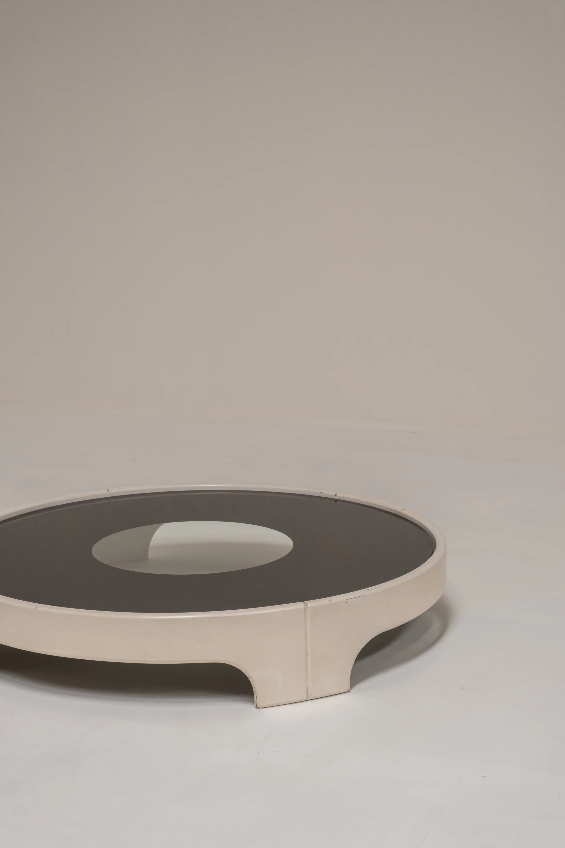 Tito Agnoli Circular Coffee Table, Italy 70s — close-up