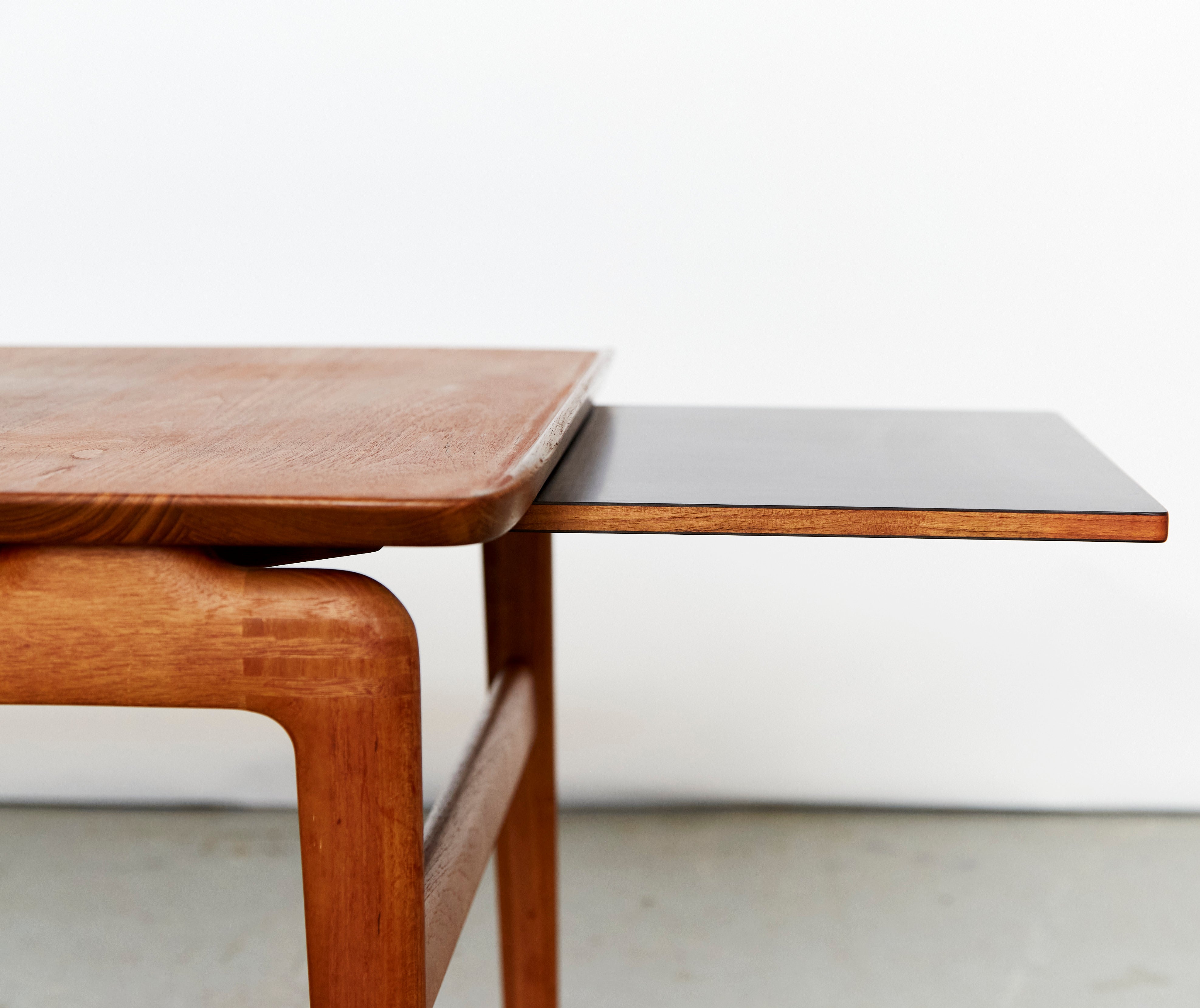 Side Table Peter Hvidt & Orla Mølgaard-Nielsen FD640 Coffee