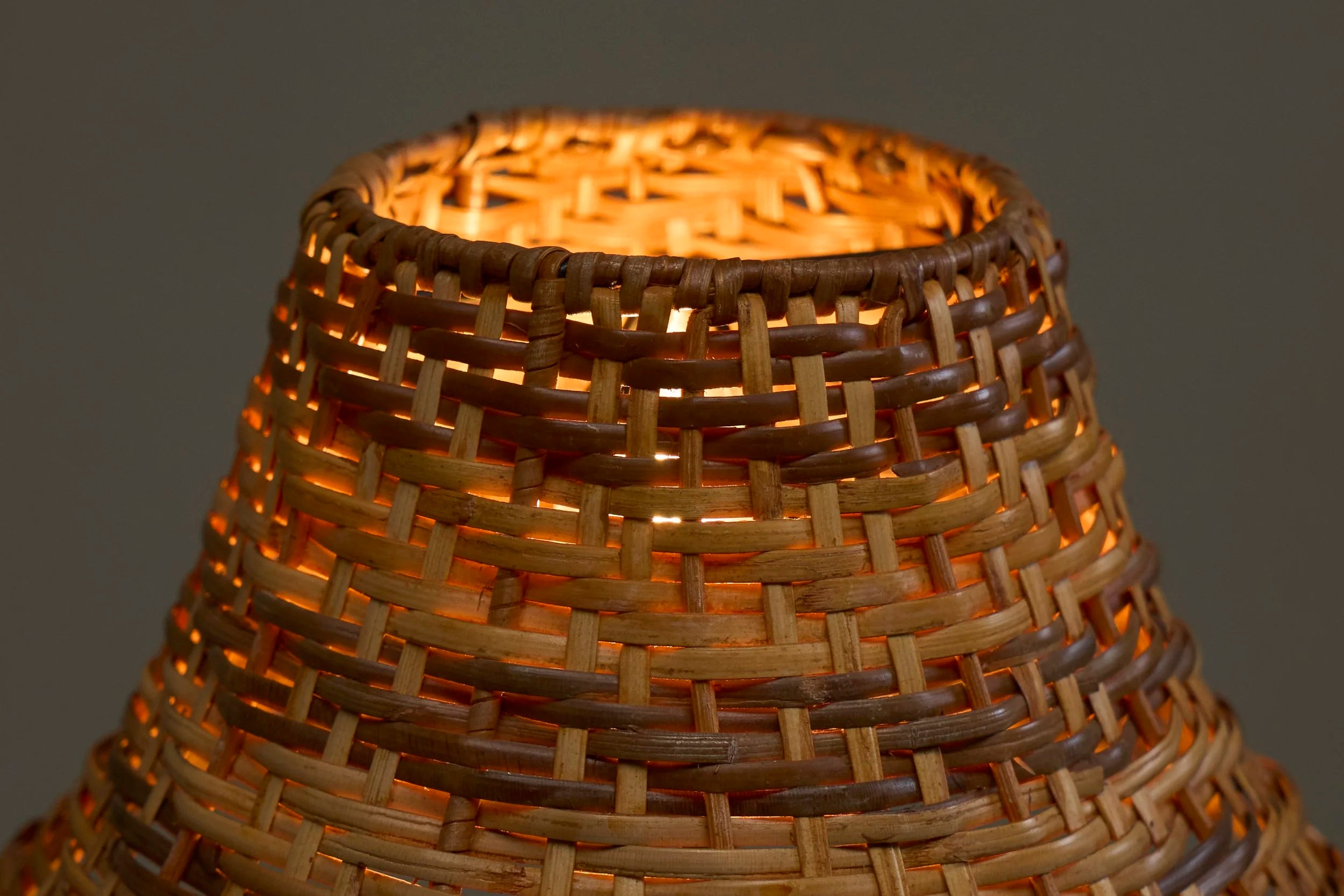 Fantastic French 'Le Coq d'Or' Rooster Table Lamp in Sand Cast Brass with Rattan Shade, 1960s — view 9