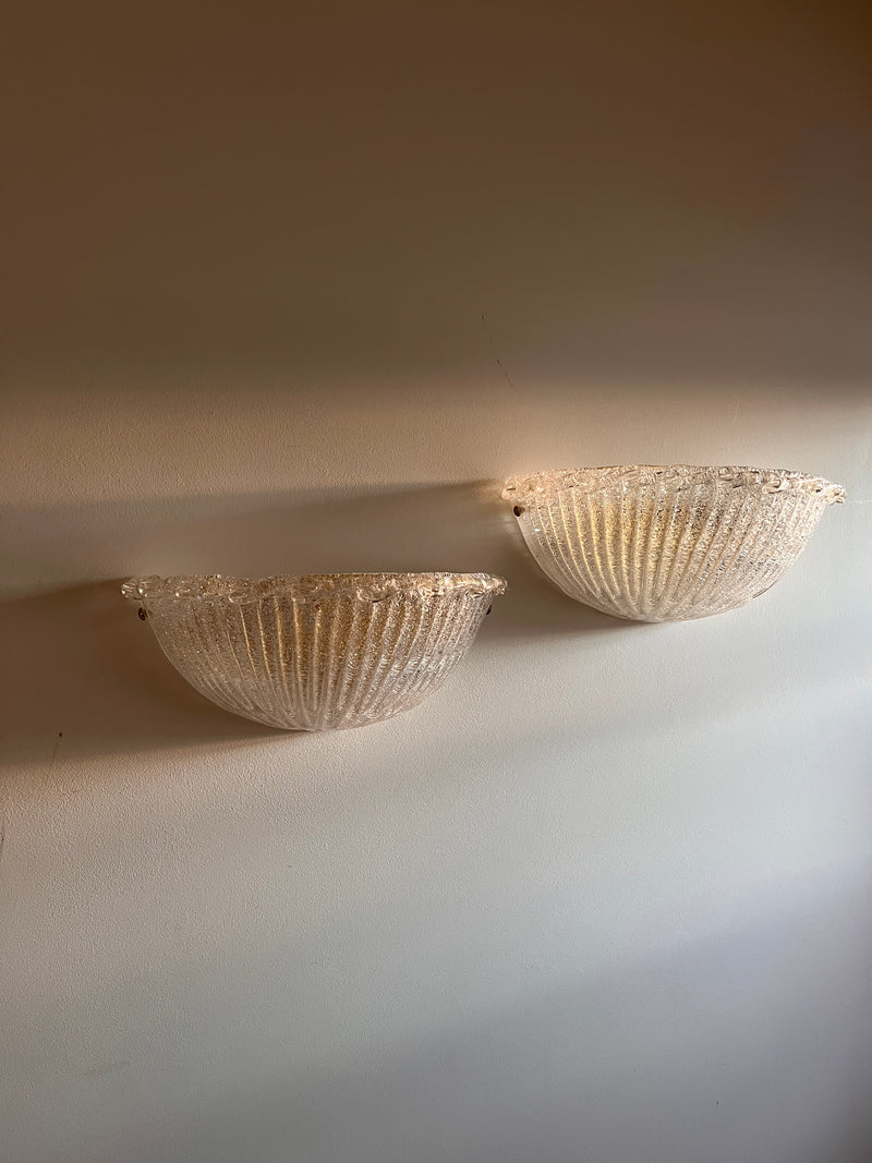 Large Pair of Murano 'Graniglia' Glass Scalloped Wall Lights — close-up of textured glass on wall