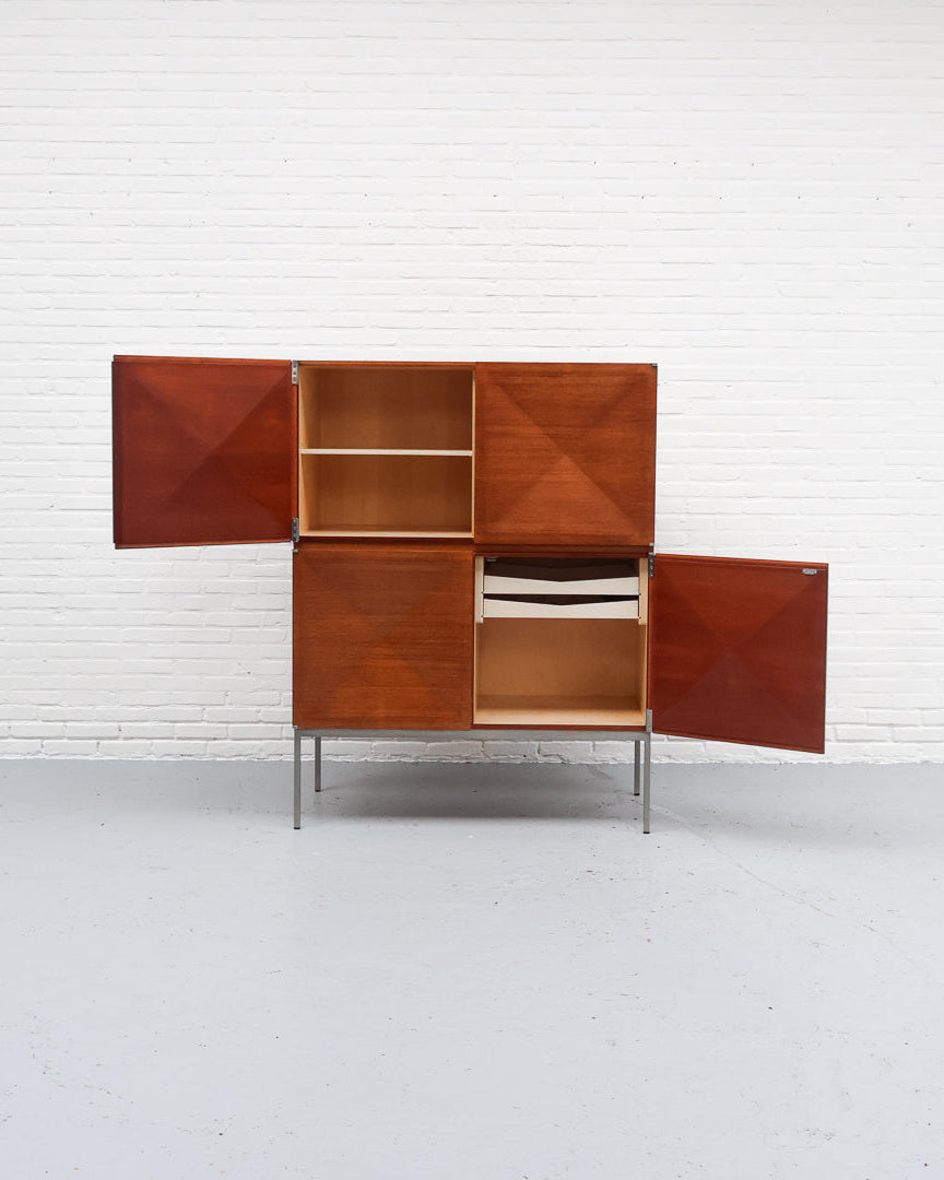 Behr 1307 Diamond Highboard 1960s