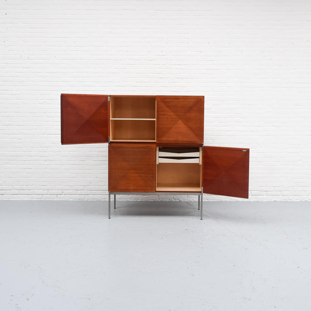 Behr 1307 Diamond Highboard 1960s — in context