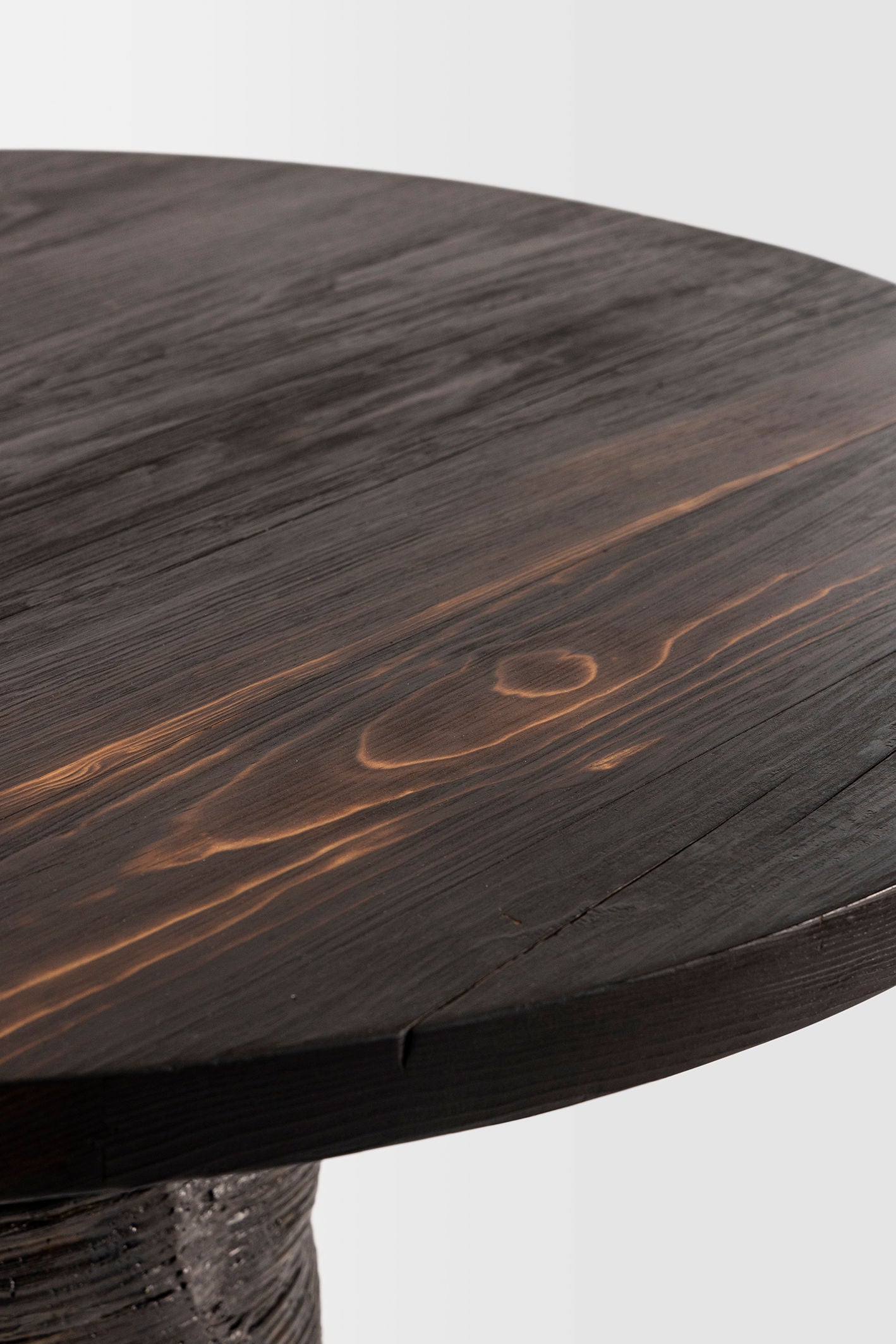 'Lazo' Table — detail view