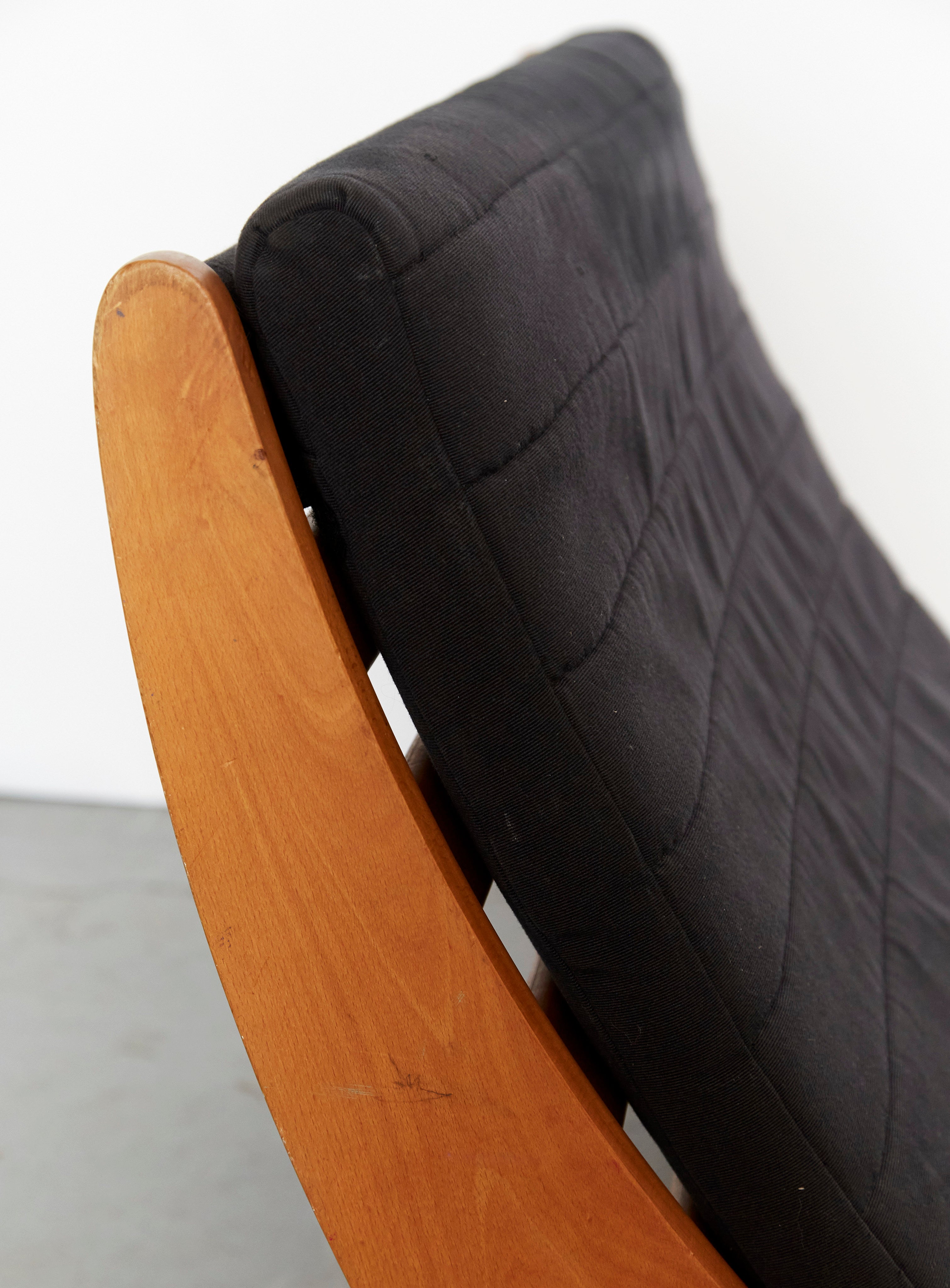Tandem Relaxer 2for2 Rocking Chair by Verner Panton for Rosenthal — angled view of black fabric and wooden frame