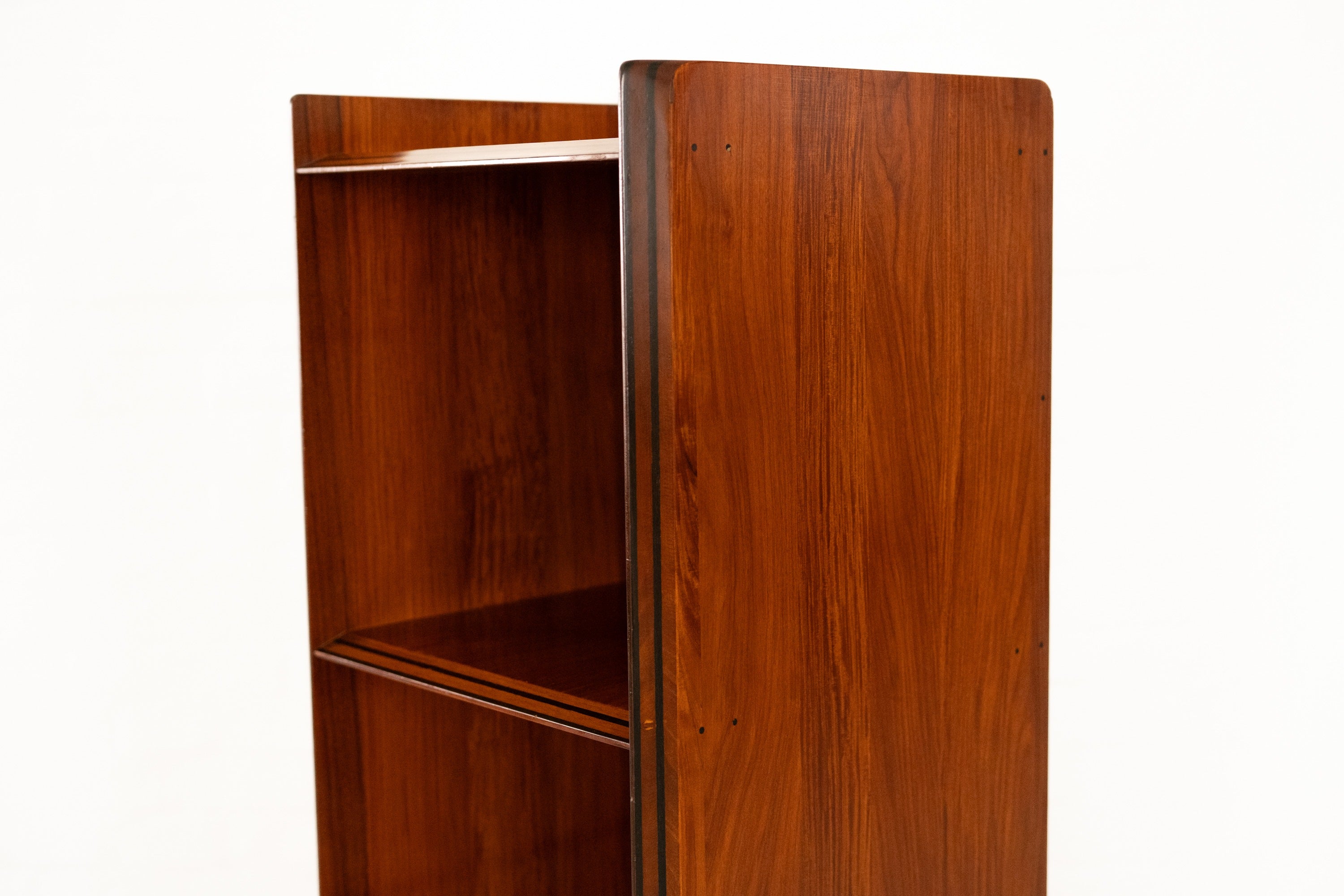 Artona Shelf by Afra & Tobia Scarpa for Maxalto — close-up of rich wood grain detail