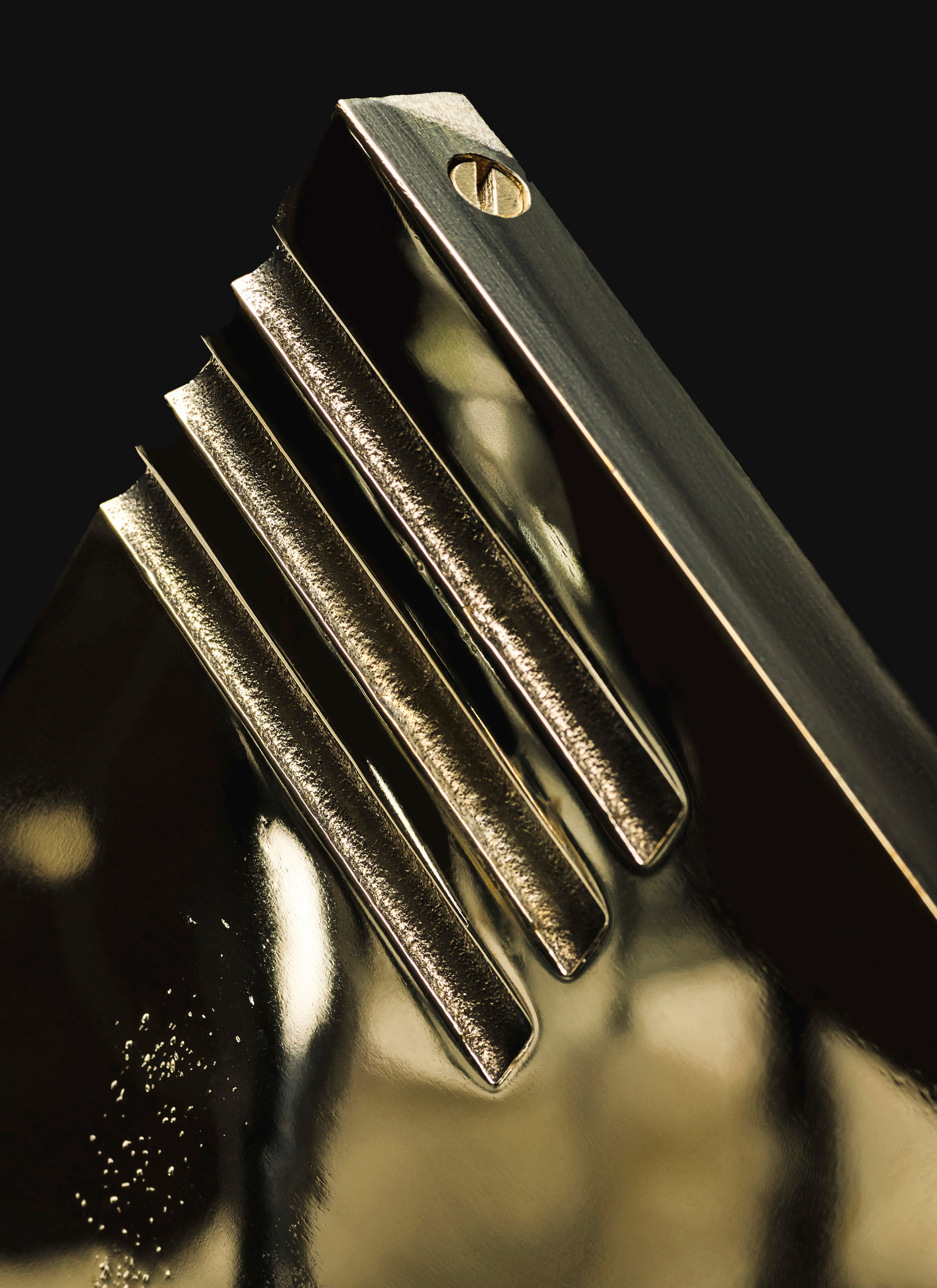 Cendrier "Emprunte" - Sculptural Ashtray made of Bronze — alternate view
