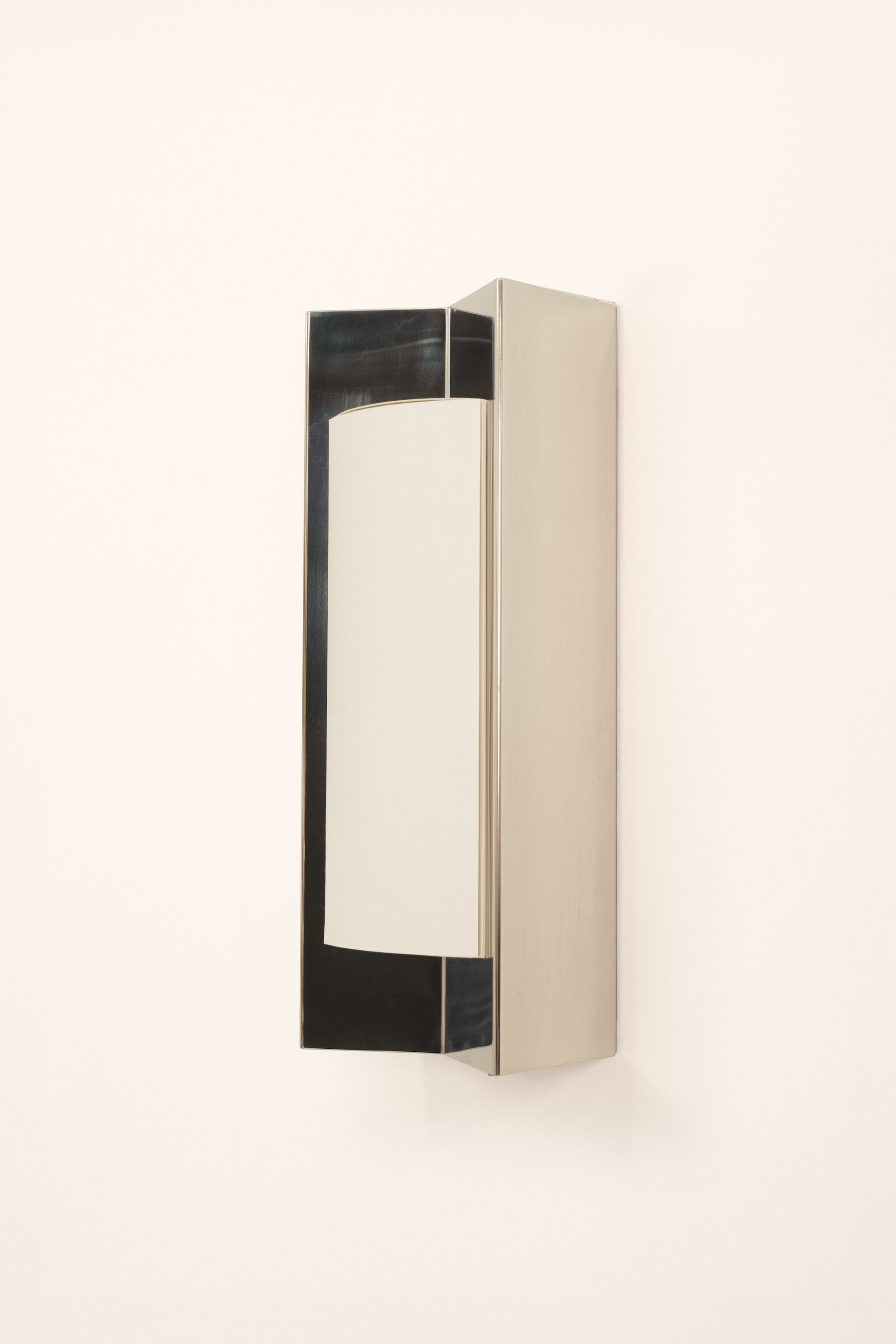 'Arrow' Applique M With Diffuser — detail view