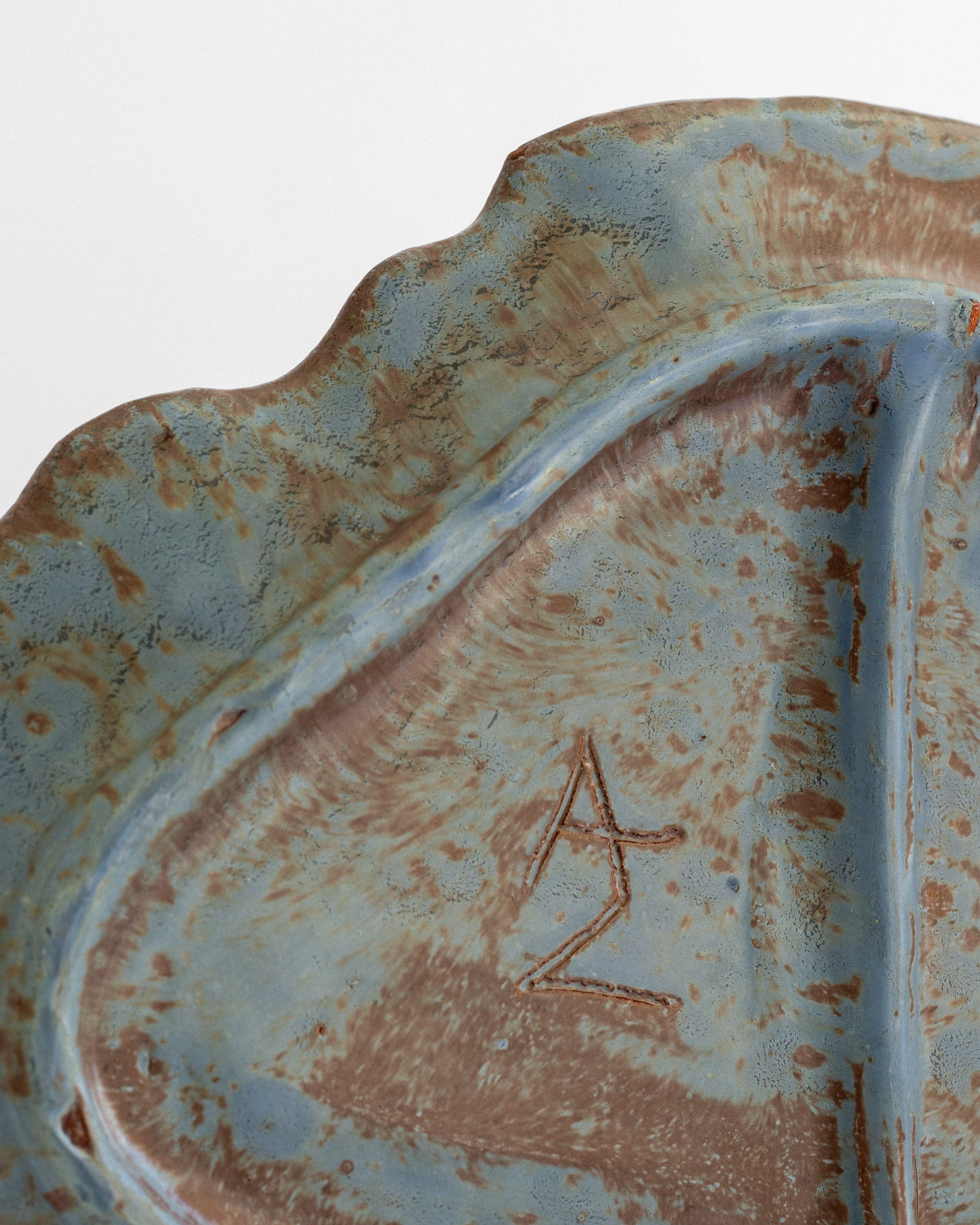 Shell-Shaped Art Deco Ceramic Dish by Allan Ebeling, 1930s — in context