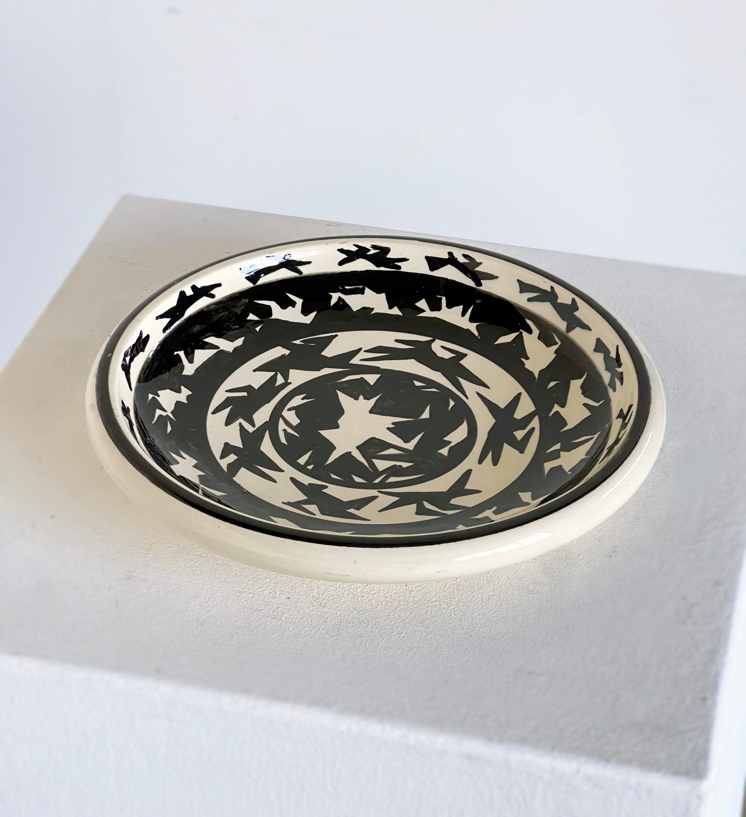 Monochrome Artist Plate by Porter Studio | The Oblist